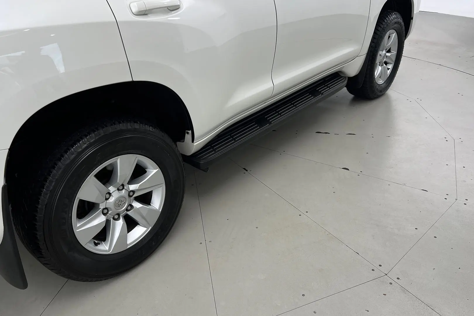 2019 Toyota Landcruiser Prado Gallery Image 5