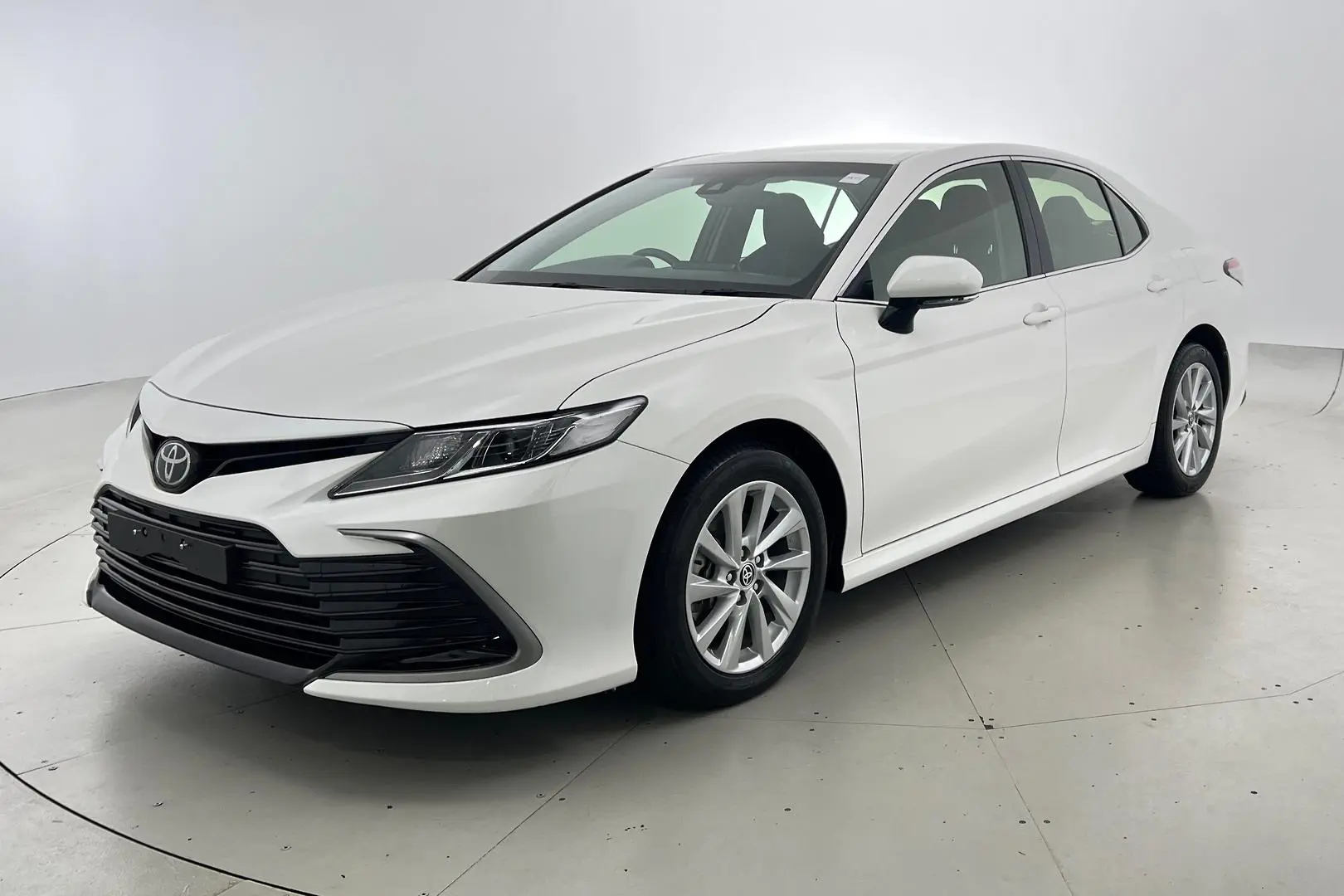 2024 Toyota Camry Gallery Image 2