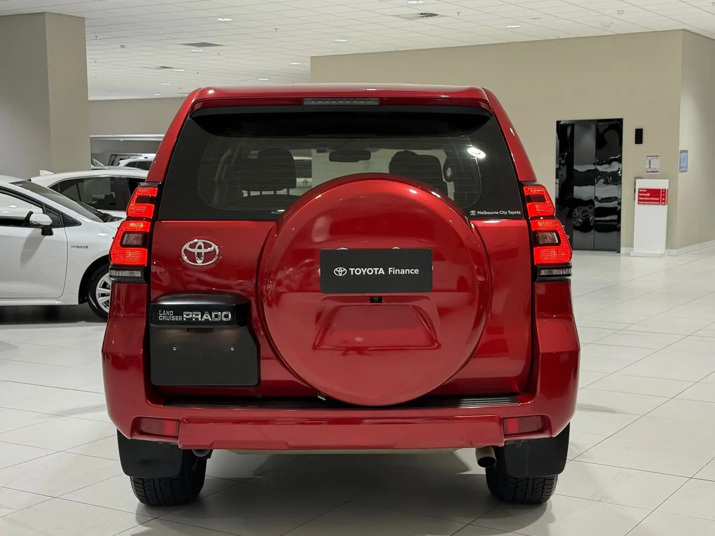 2020 Toyota Landcruiser Prado Gallery Image 9