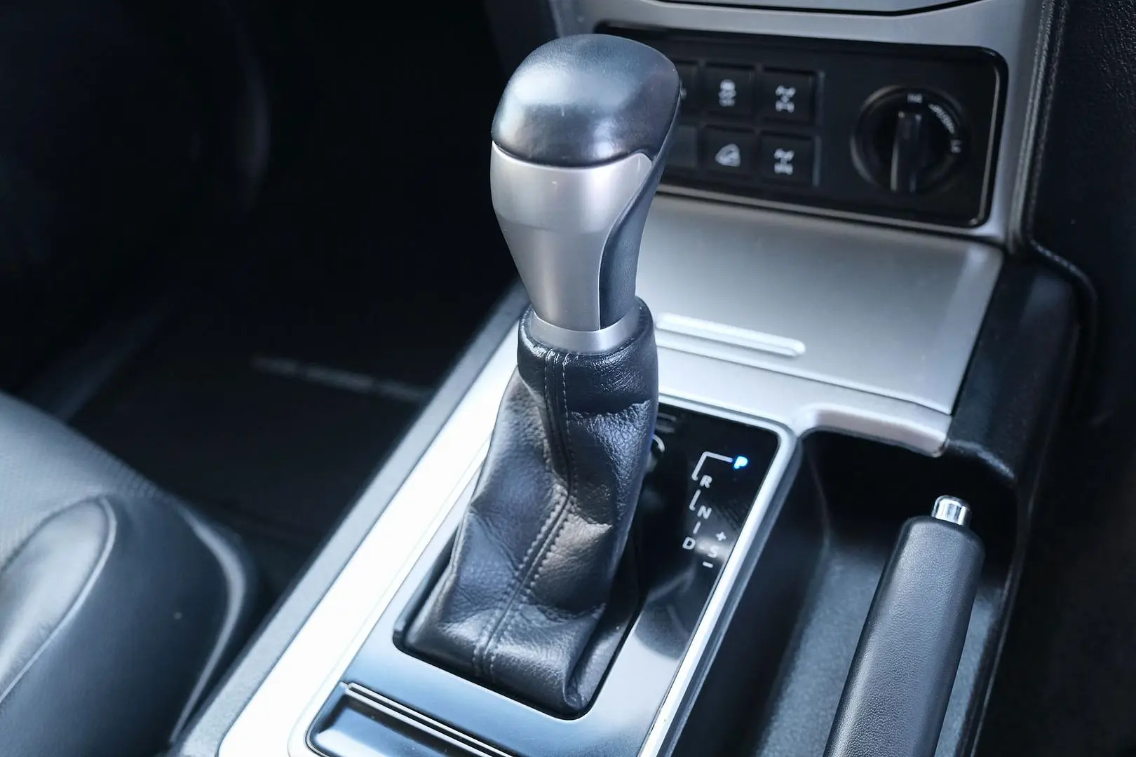 2019 Toyota Landcruiser Prado Gallery Image 19