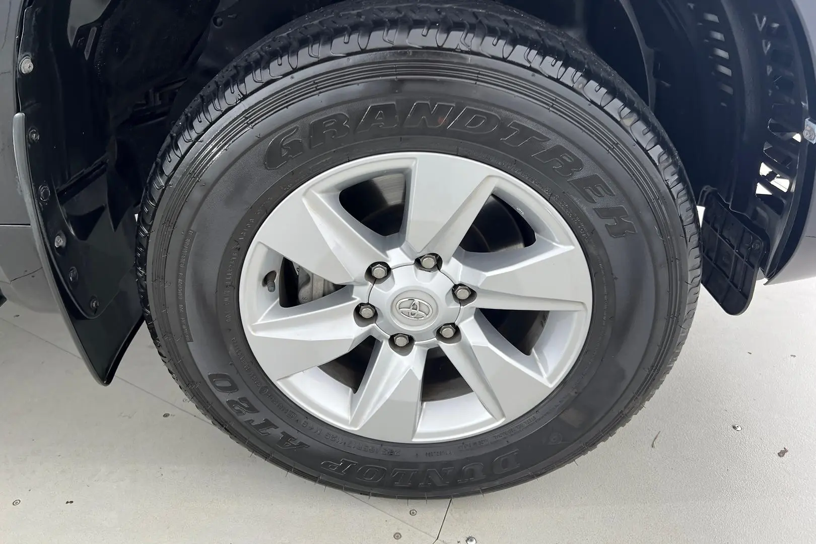 2018 Toyota Landcruiser Prado Gallery Image 22