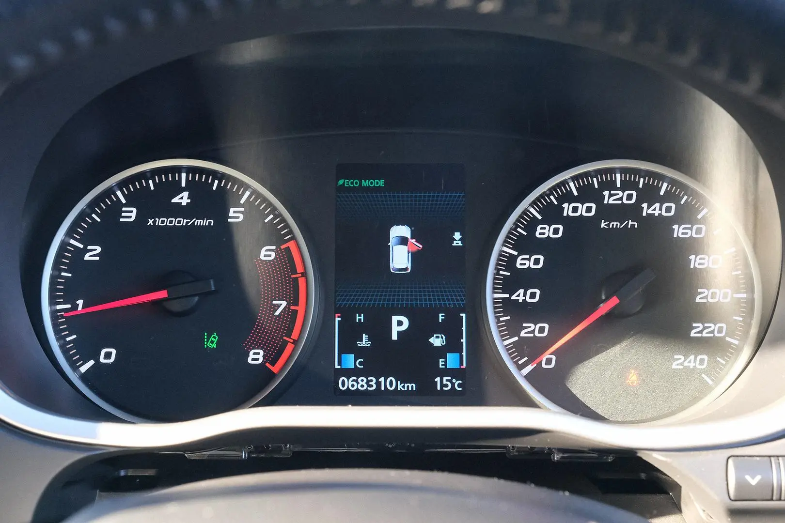 2021 Mitsubishi Eclipse Cross Gallery Image 16