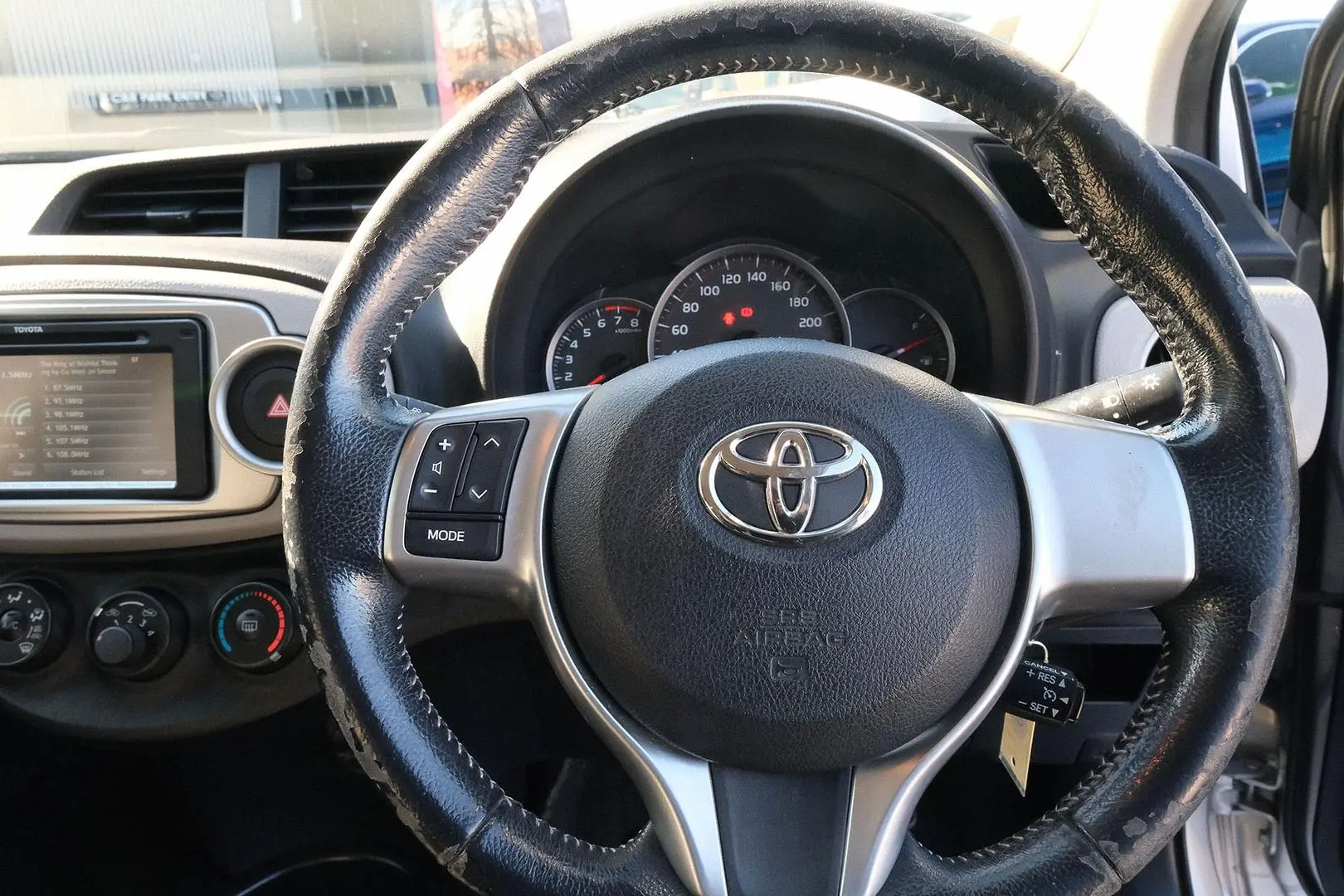 2013 Toyota Yaris Gallery Image 19