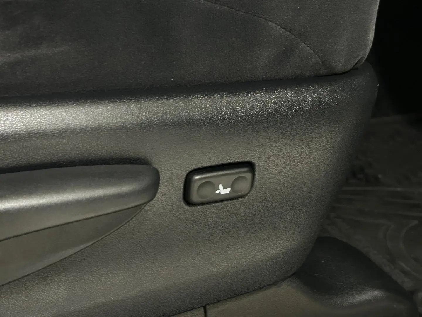 2021 Toyota Landcruiser Prado Gallery Image 29