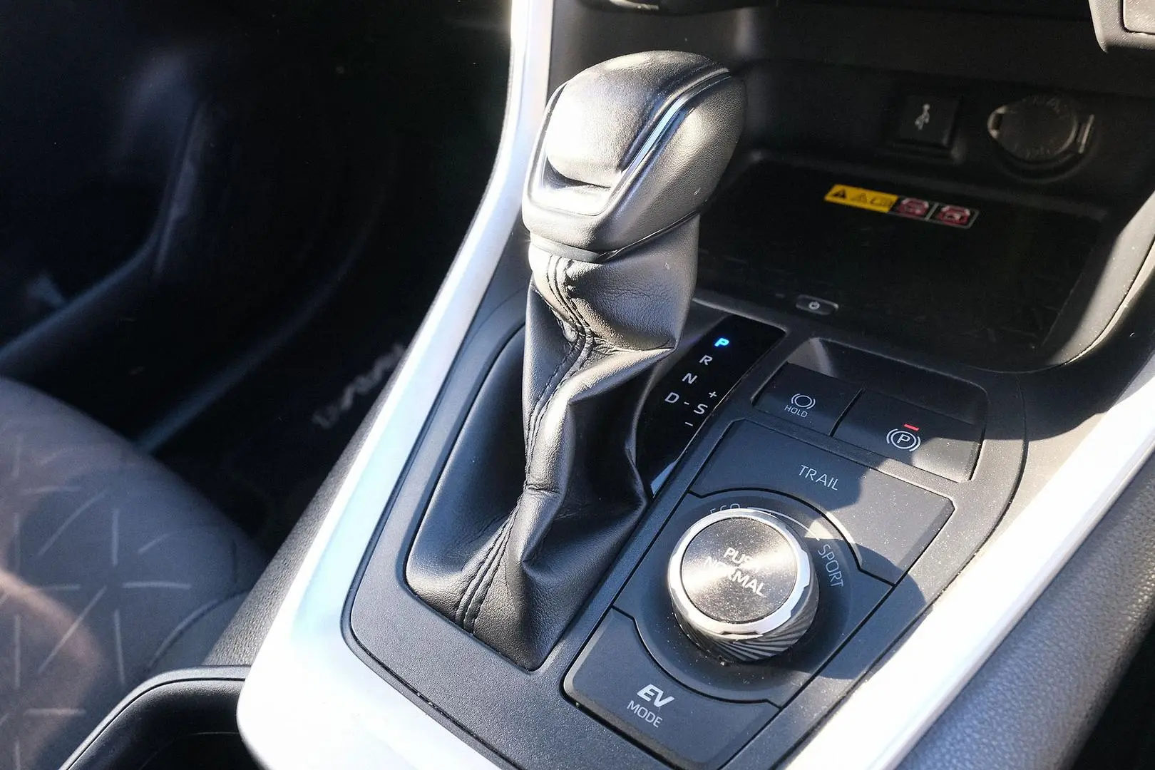 2022 Toyota RAV4 Gallery Image 17