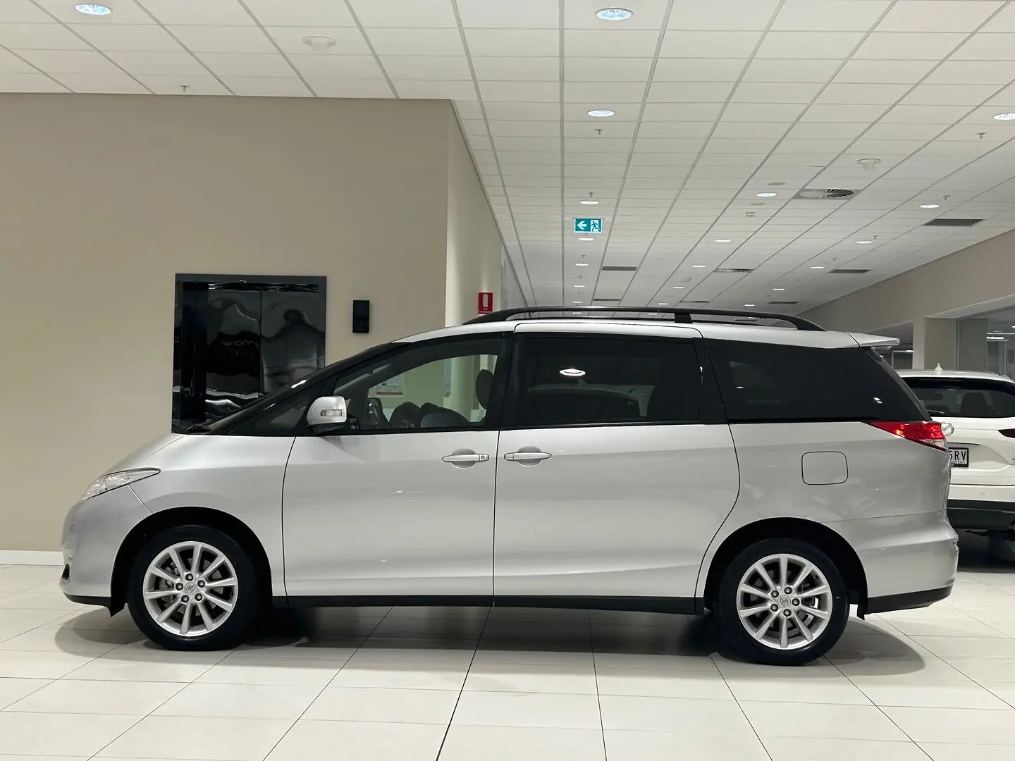 2019 Toyota Tarago Gallery Image 6