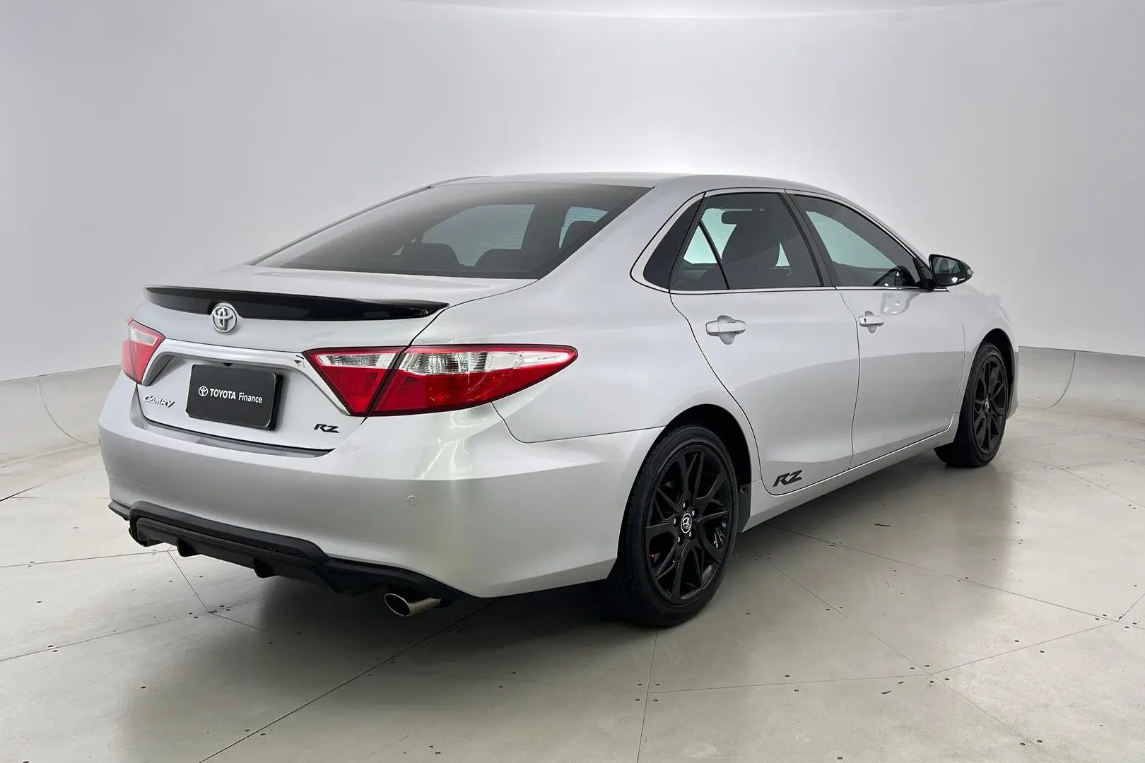 2017 Toyota Camry Gallery Image 5