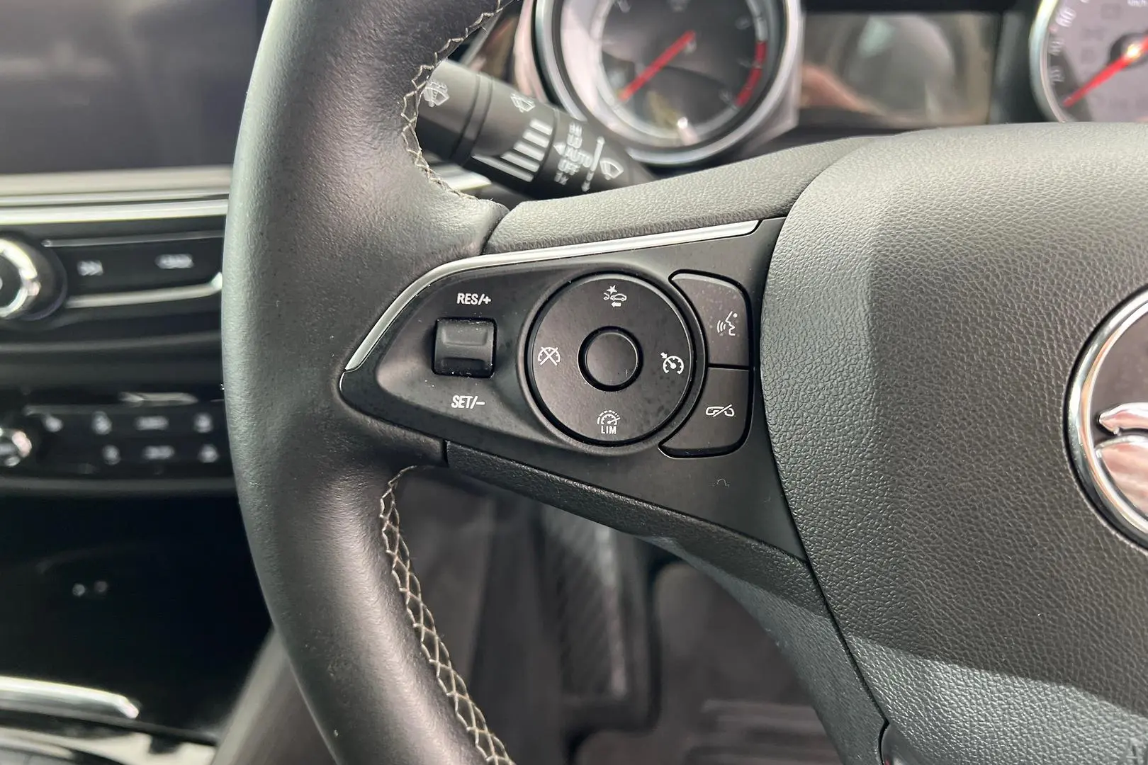 2019 Holden Calais Gallery Image 16