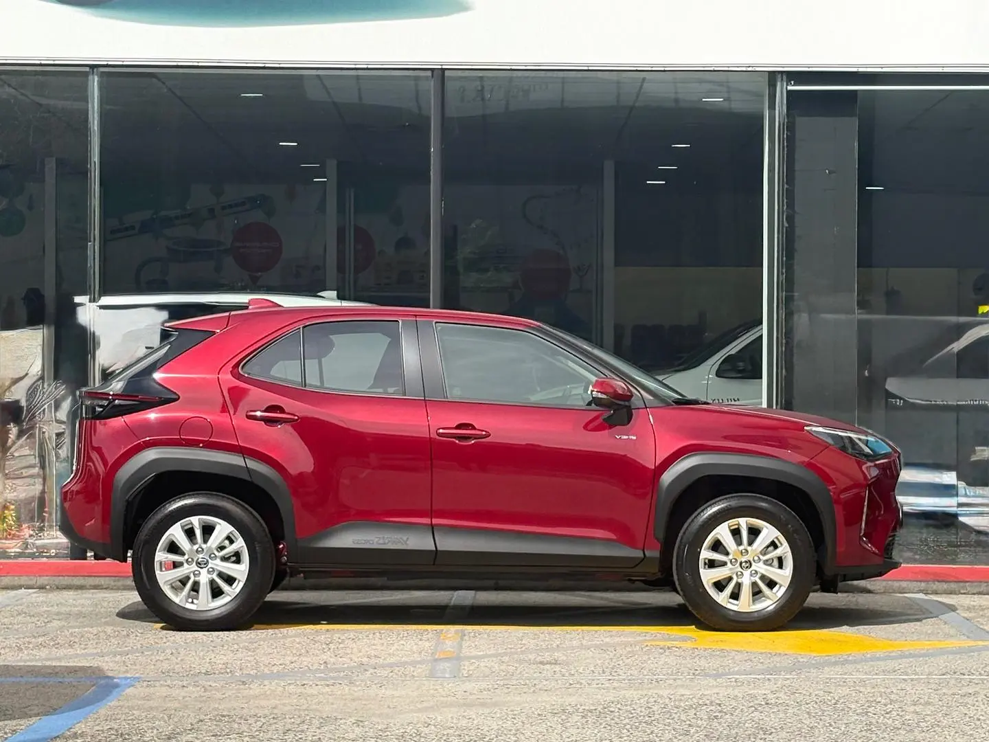 2024 Toyota Yaris Cross Gallery Image 3