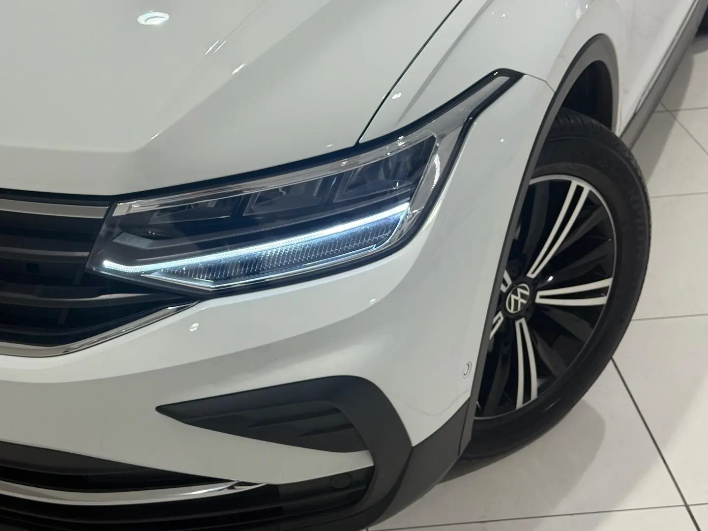 2022 Volkswagen Tiguan Gallery Image 7