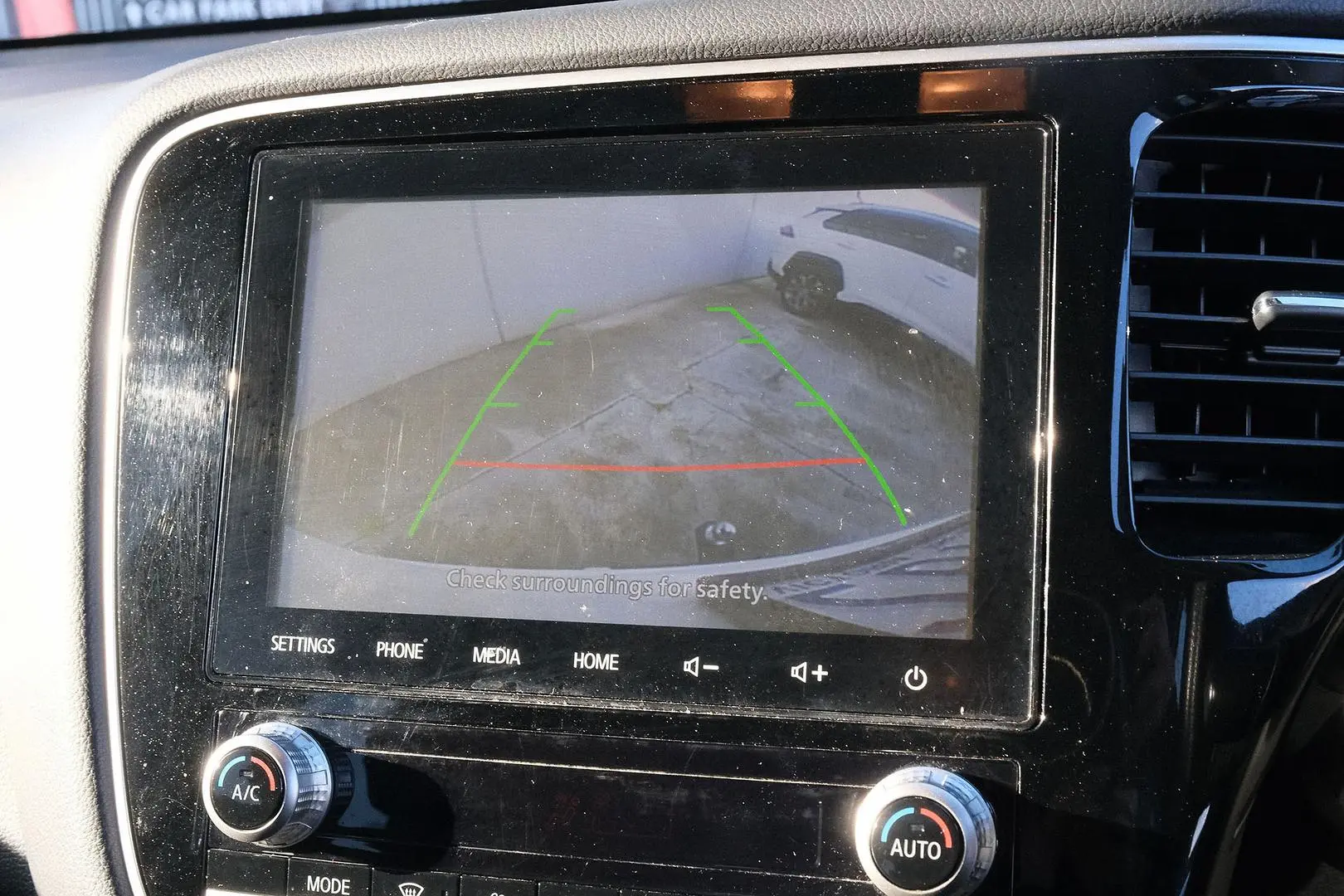 2021 Mitsubishi Outlander Gallery Image 8