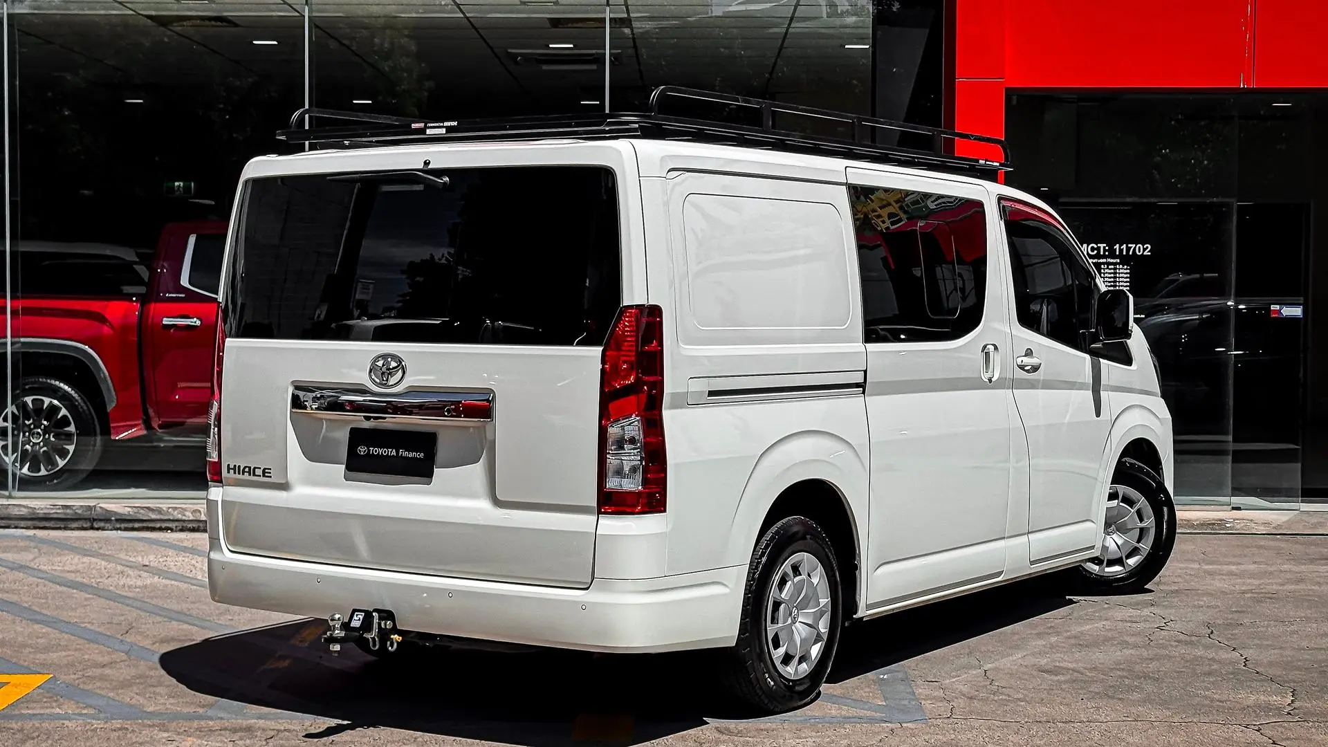 2023 Toyota Hiace Gallery Image 7