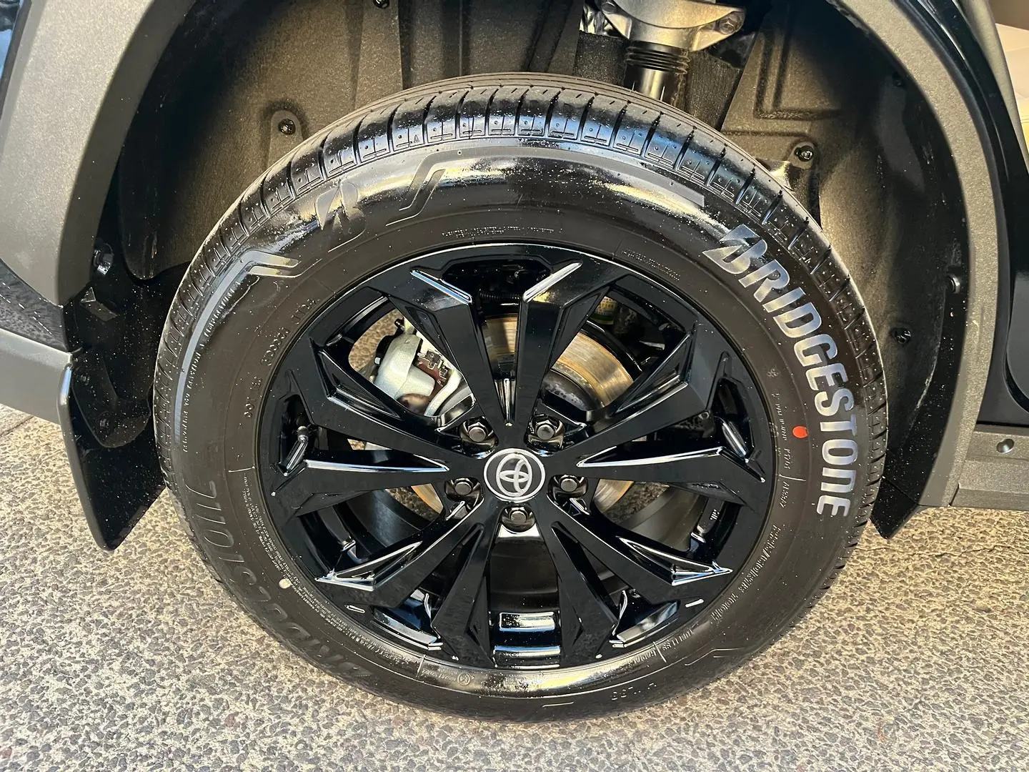 2024 Toyota RAV4 Gallery Image 29