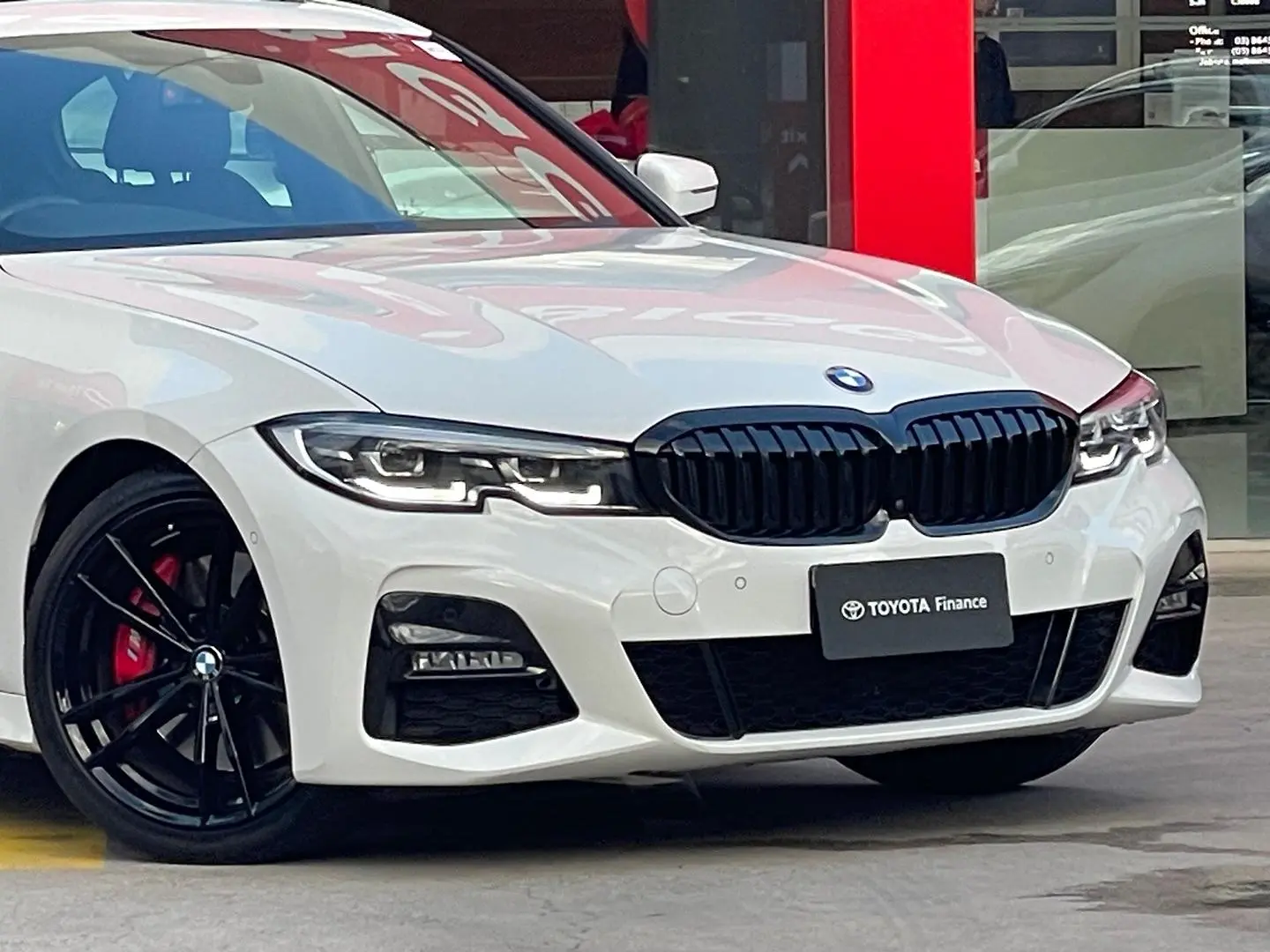 2022 BMW 3 Series Gallery Image 4