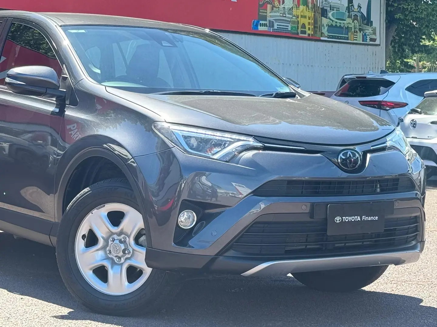 2018 Toyota Rav4 Gallery Image 2