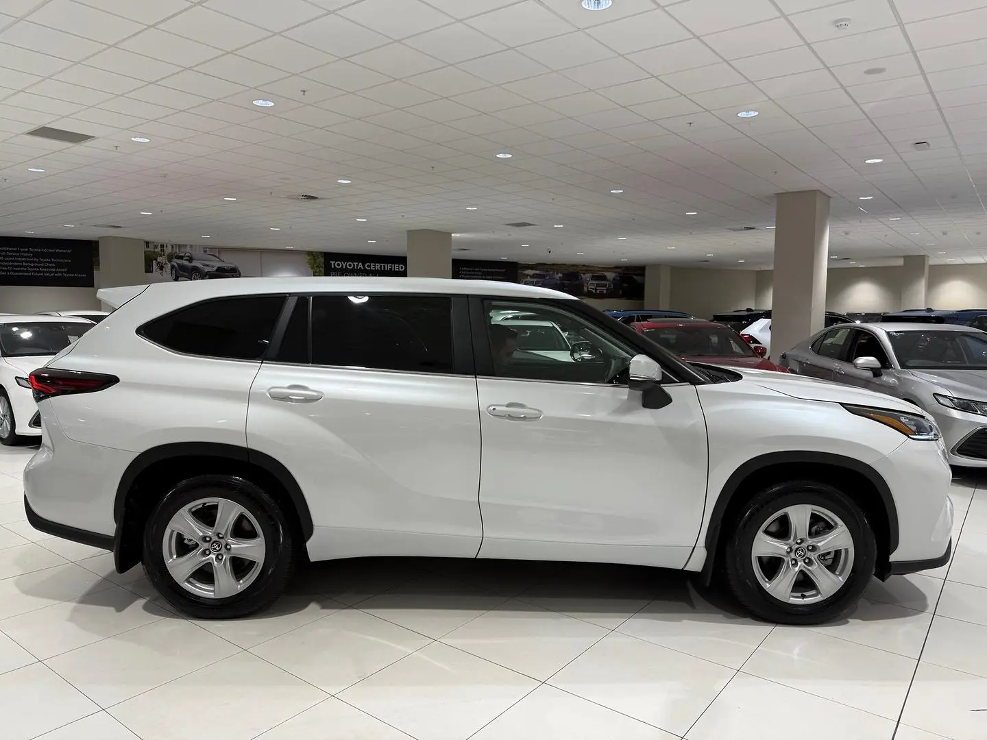 2024 Toyota Kluger Gallery Image 2