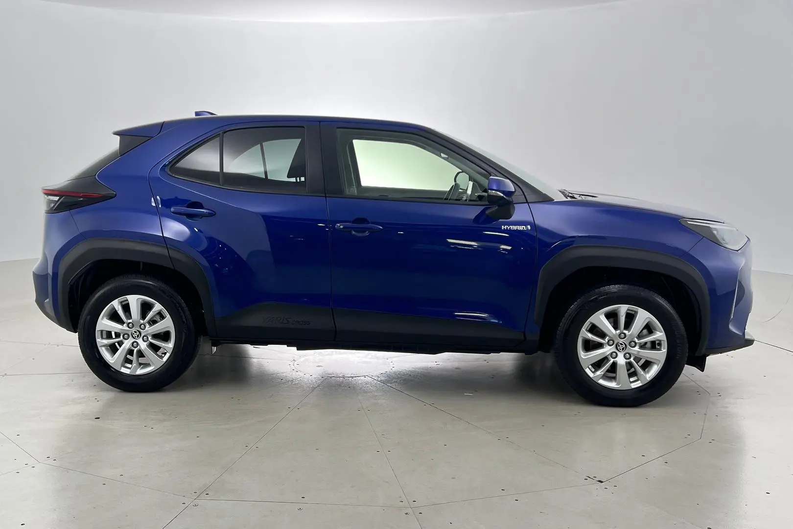 2022 Toyota Yaris Cross Gallery Image 3