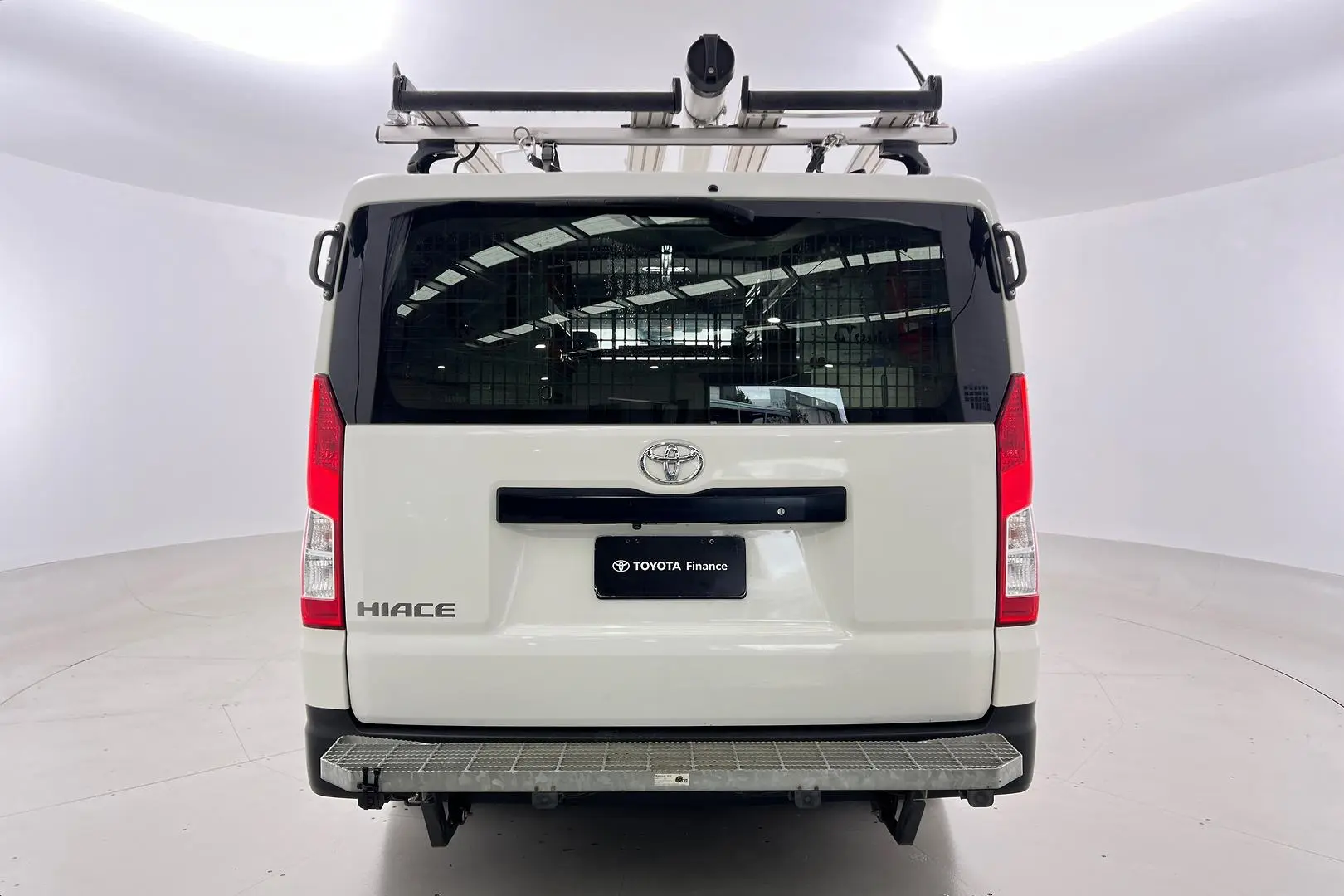 2019 Toyota Hiace Gallery Image 7