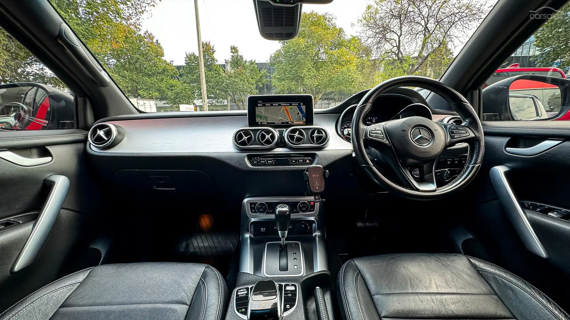 2018 Mercedes-Benz X-Class Image 23