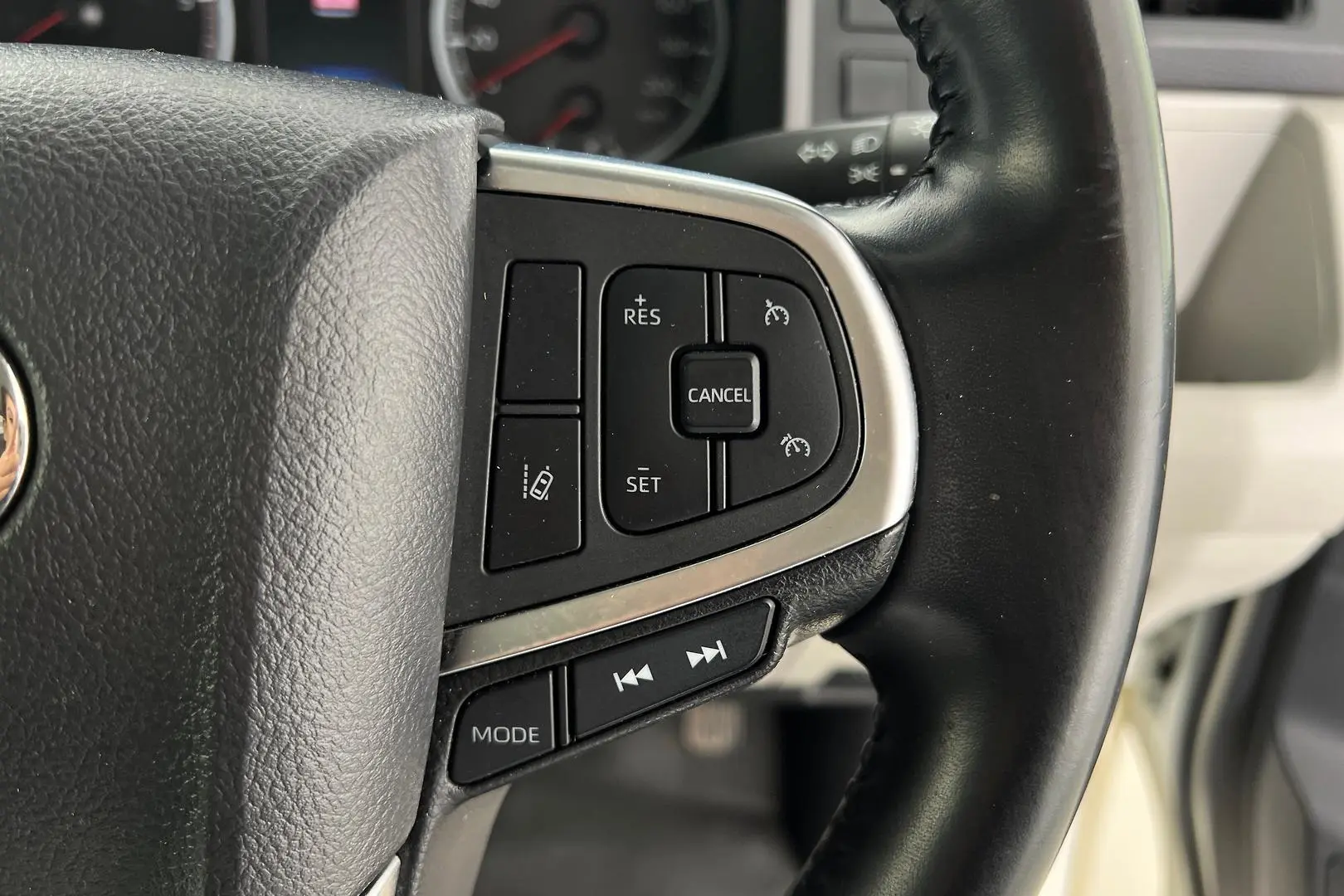 2021 Toyota Hiace Gallery Image 18