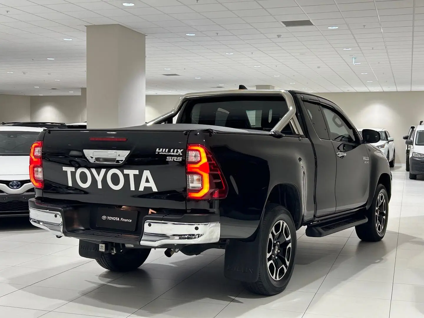 2023 Toyota Hilux Gallery Image 10