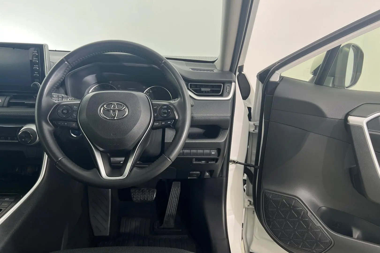 2020 Toyota Rav4 Gallery Image 10