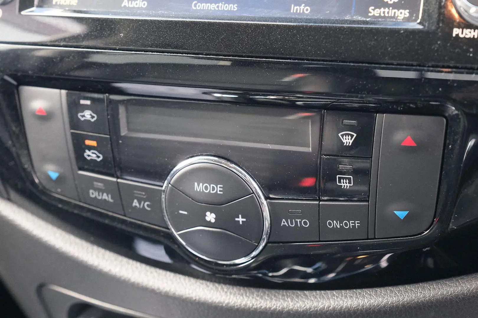 2024 Nissan Navara Gallery Image 21