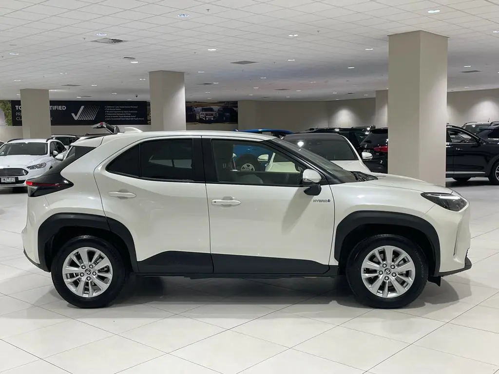2024 Toyota Yaris Cross Gallery Image 1
