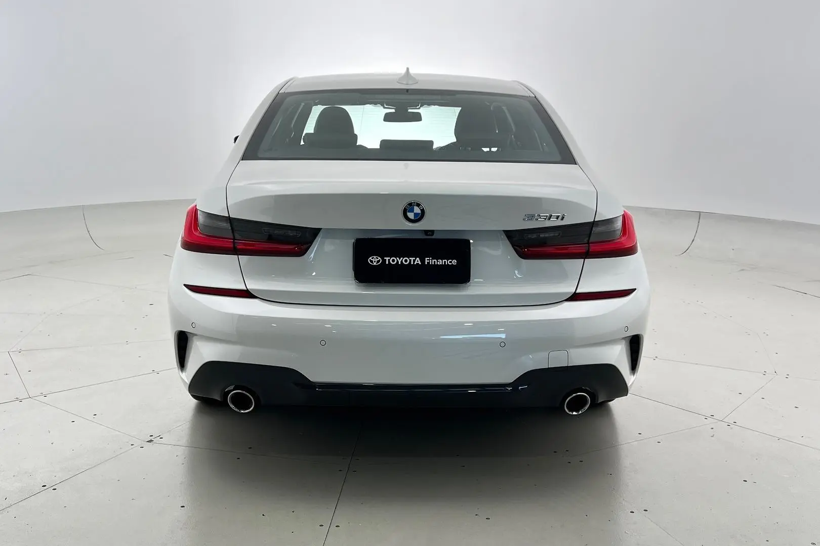 2021 BMW 3 Series Gallery Image 6