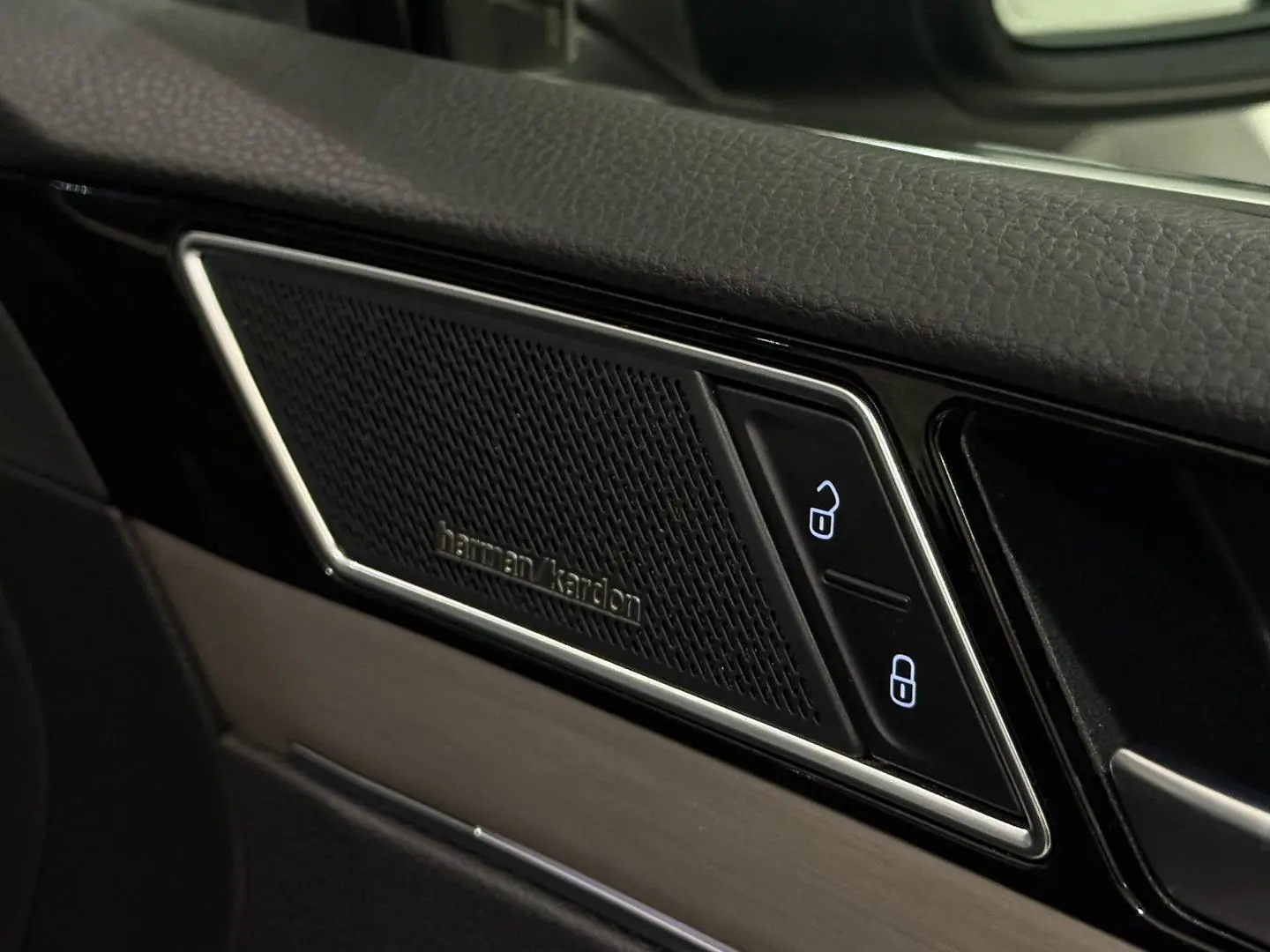 2022 Volkswagen Passat Gallery Image 16