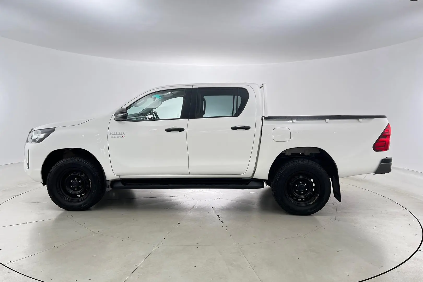 2022 Toyota Hilux Gallery Image 8