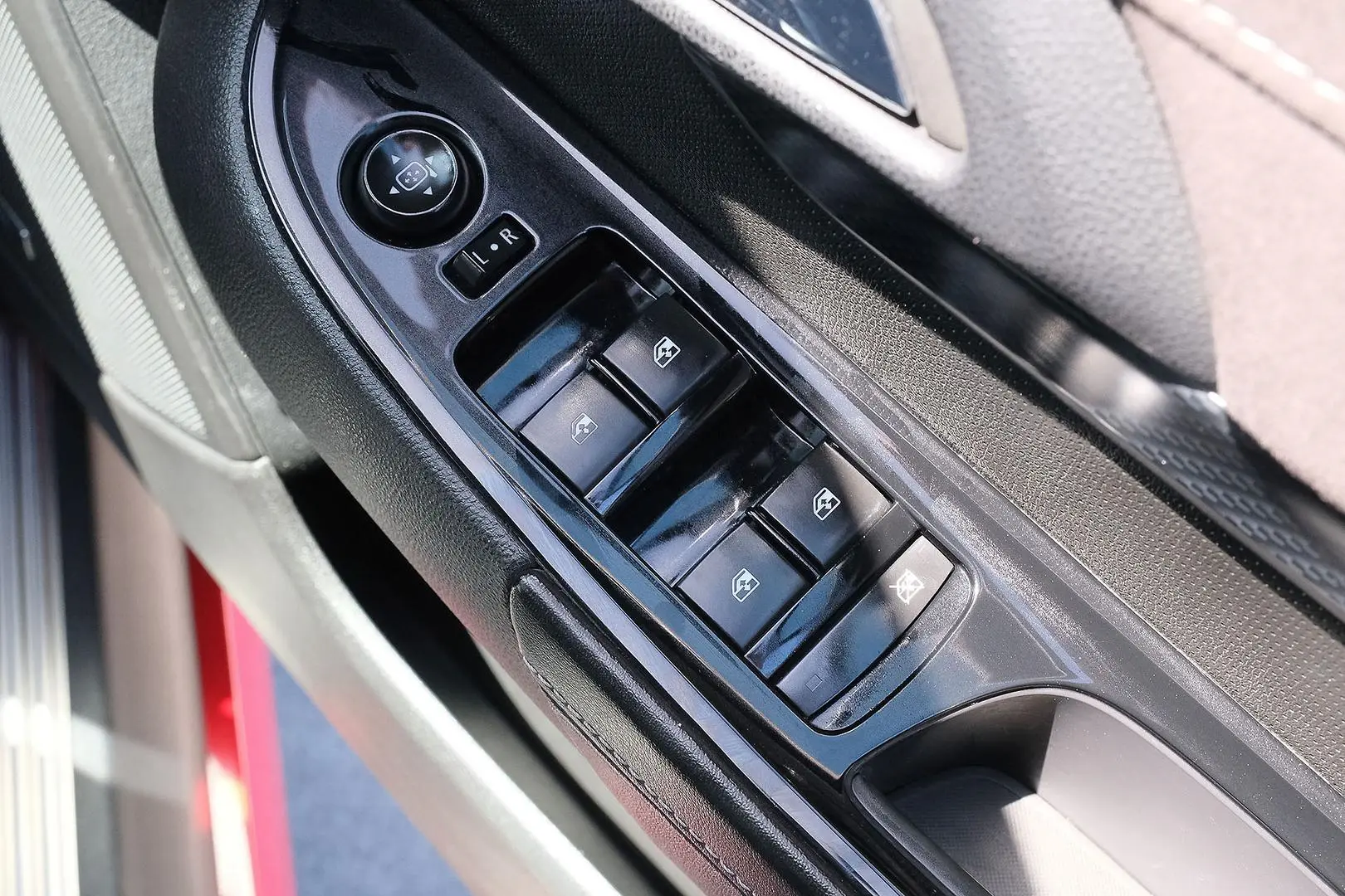 2015 Holden Commodore Gallery Image 13
