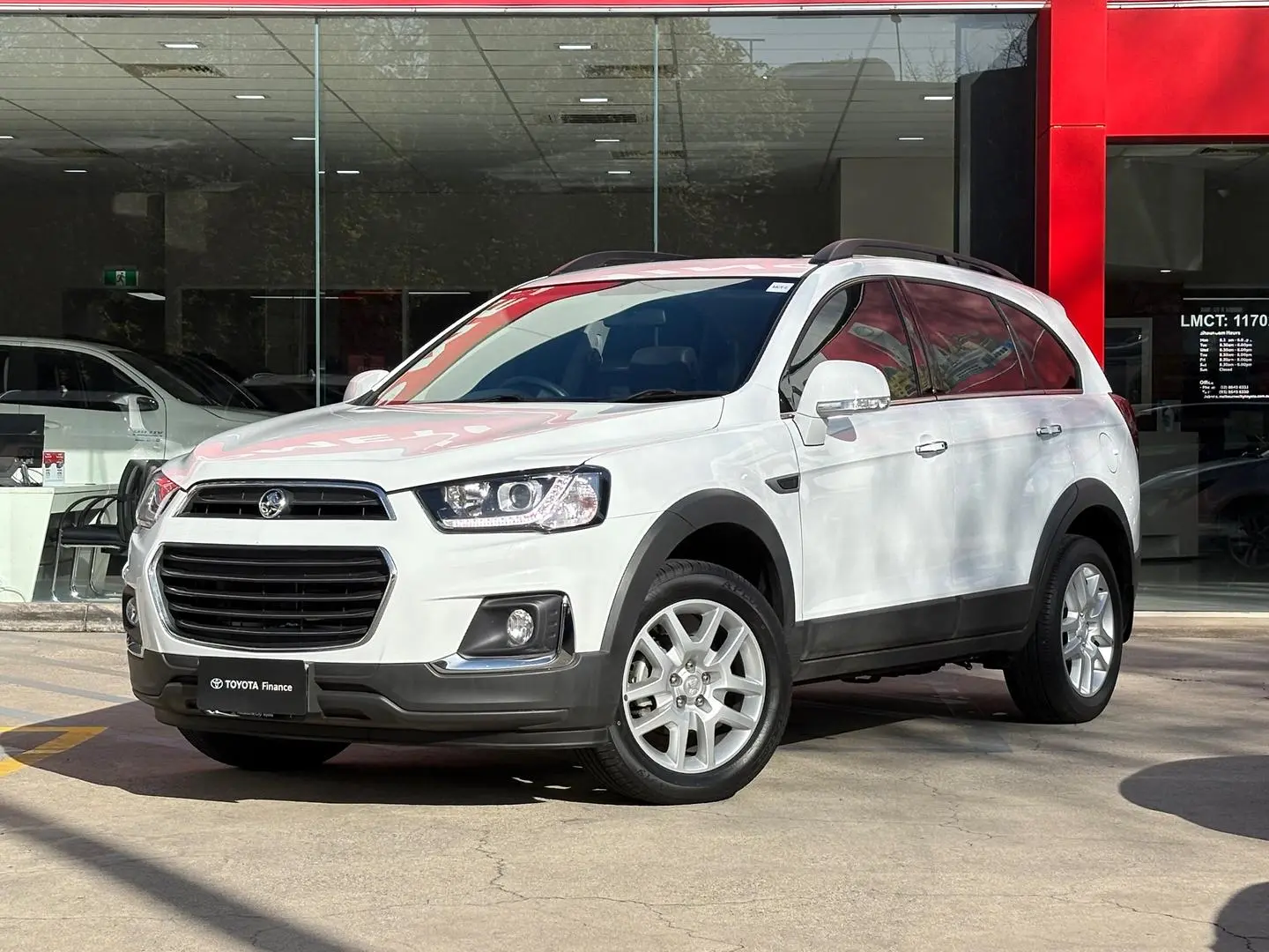 2017 Holden Captiva Gallery Image 5
