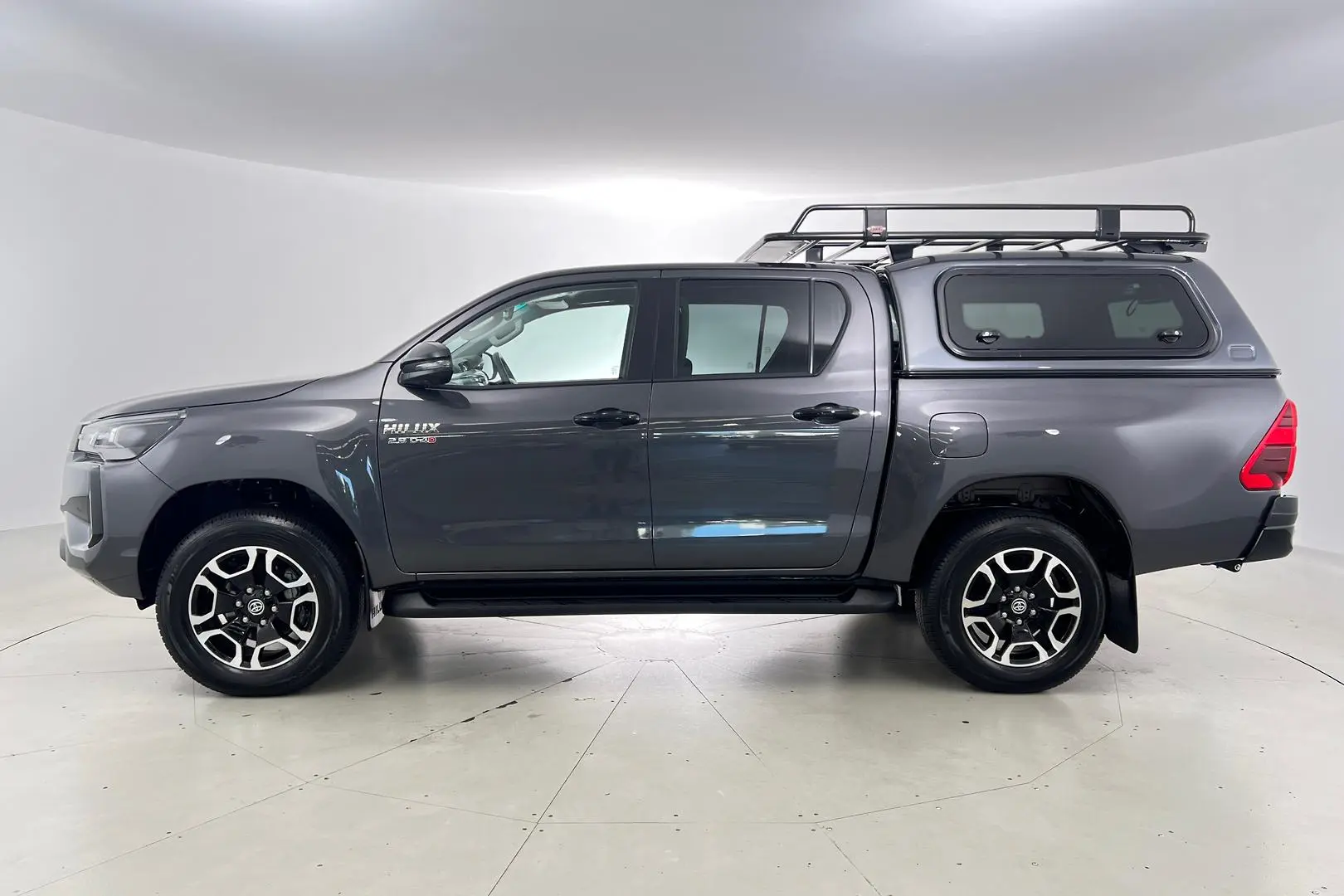 2024 Toyota Hilux Gallery Image 8