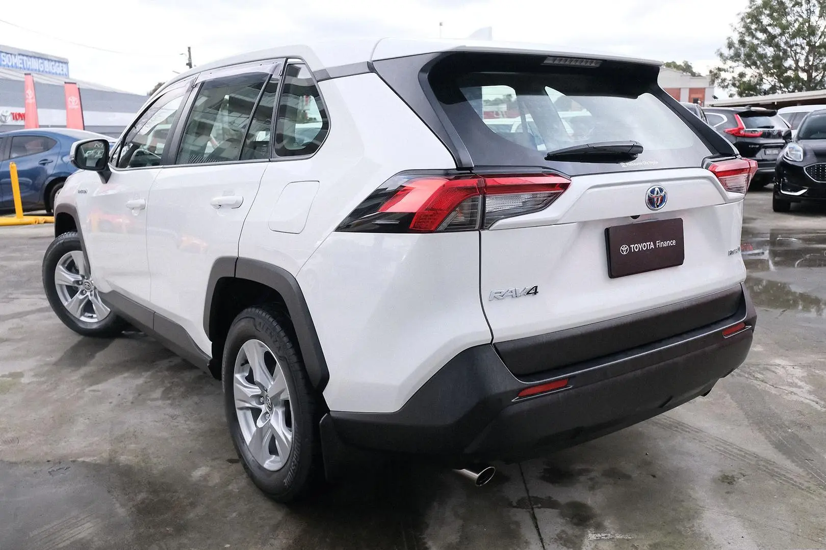 2021 Toyota RAV4 Gallery Image 2