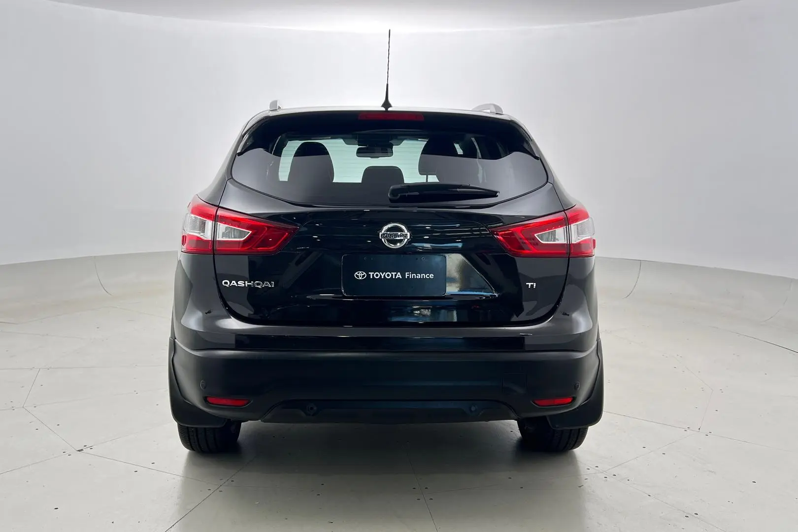 2015 Nissan QASHQAI Gallery Image 6