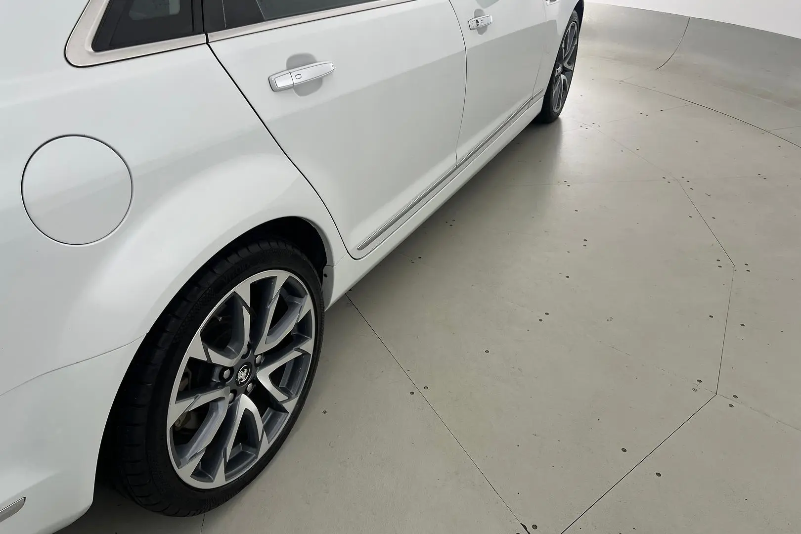 2016 Holden Caprice Gallery Image 5