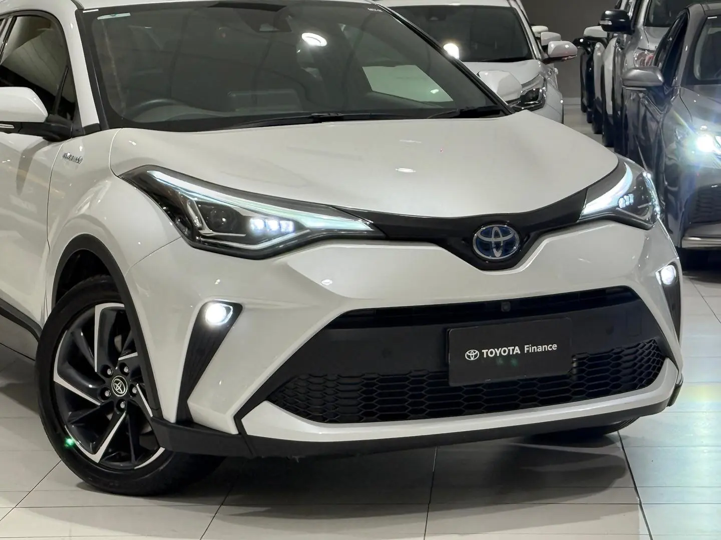 2022 Toyota C-HR Gallery Image 3