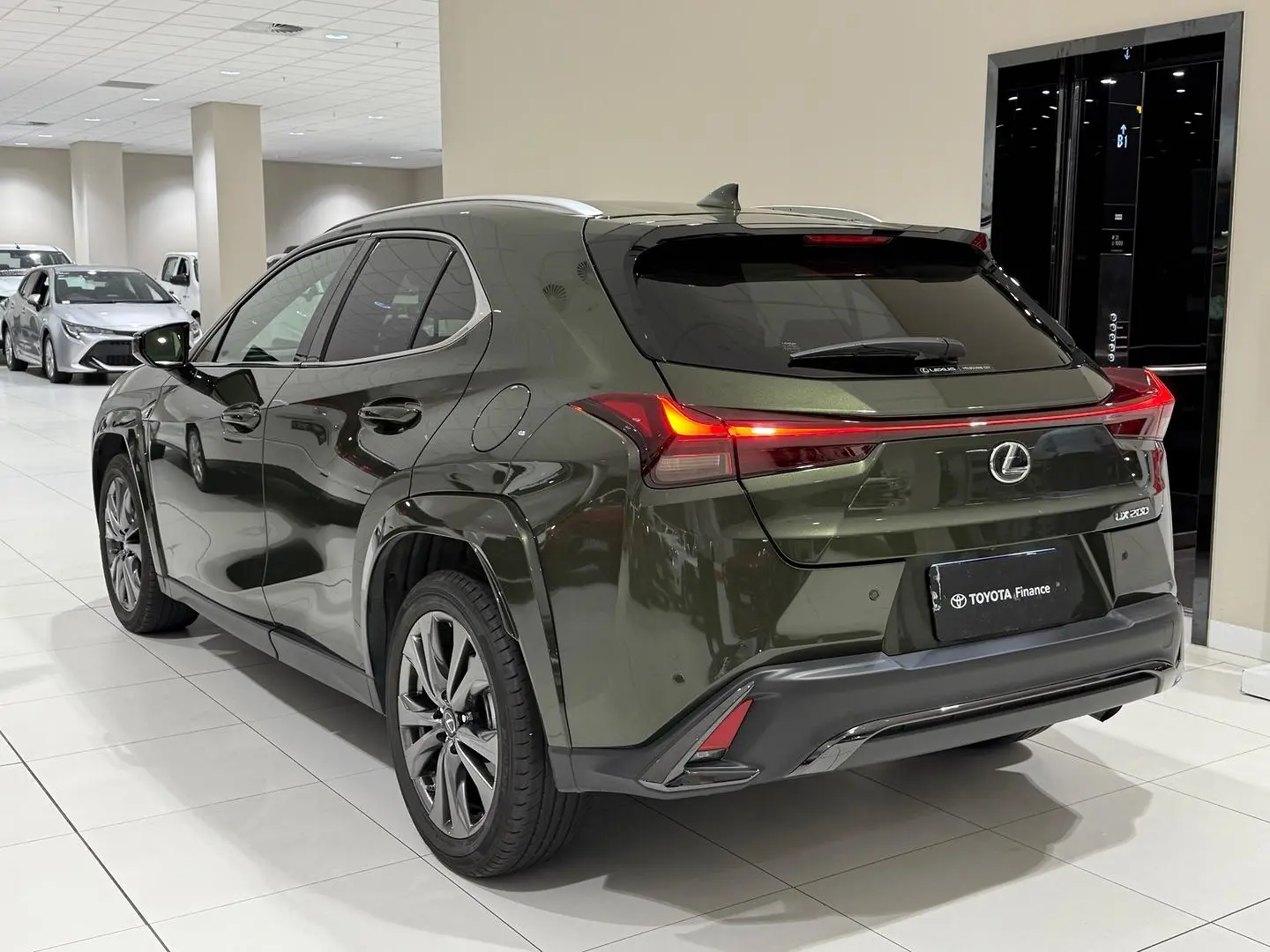 2023 Lexus Ux Gallery Image 8