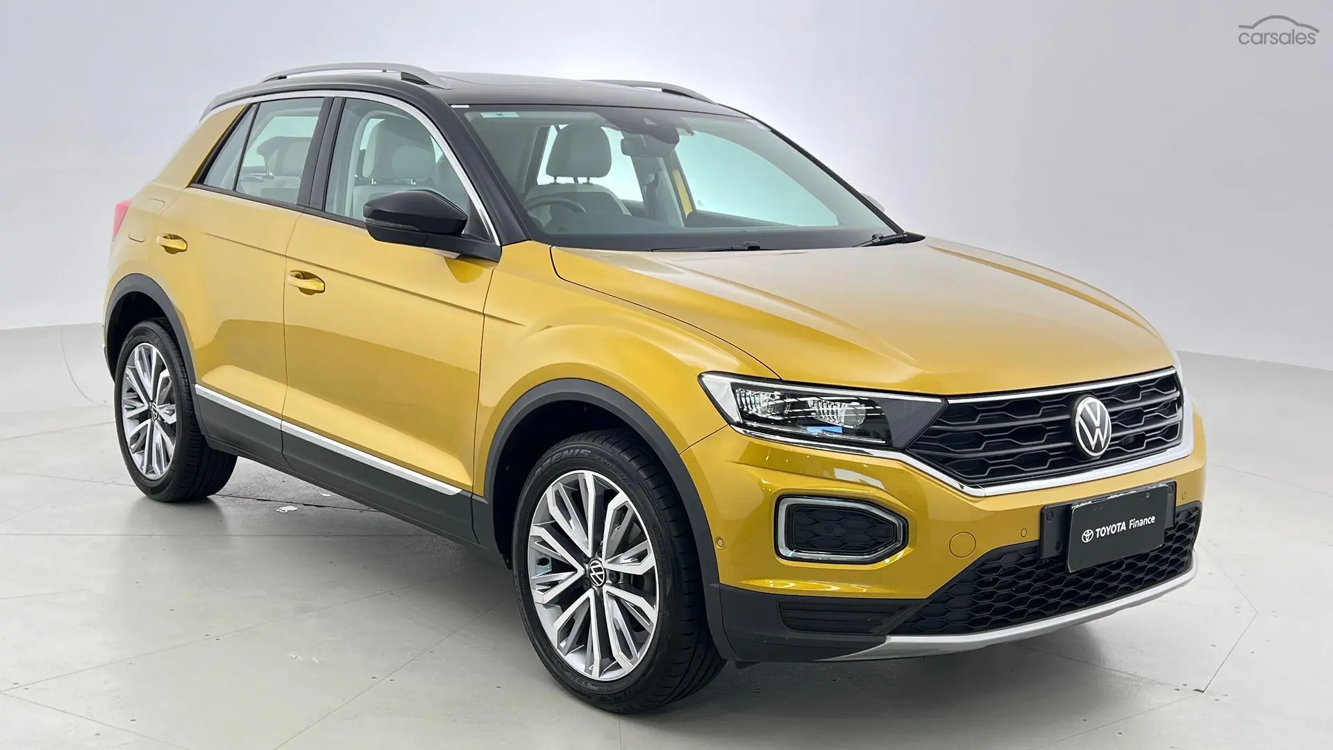 2021 Volkswagen T-Roc Image 1