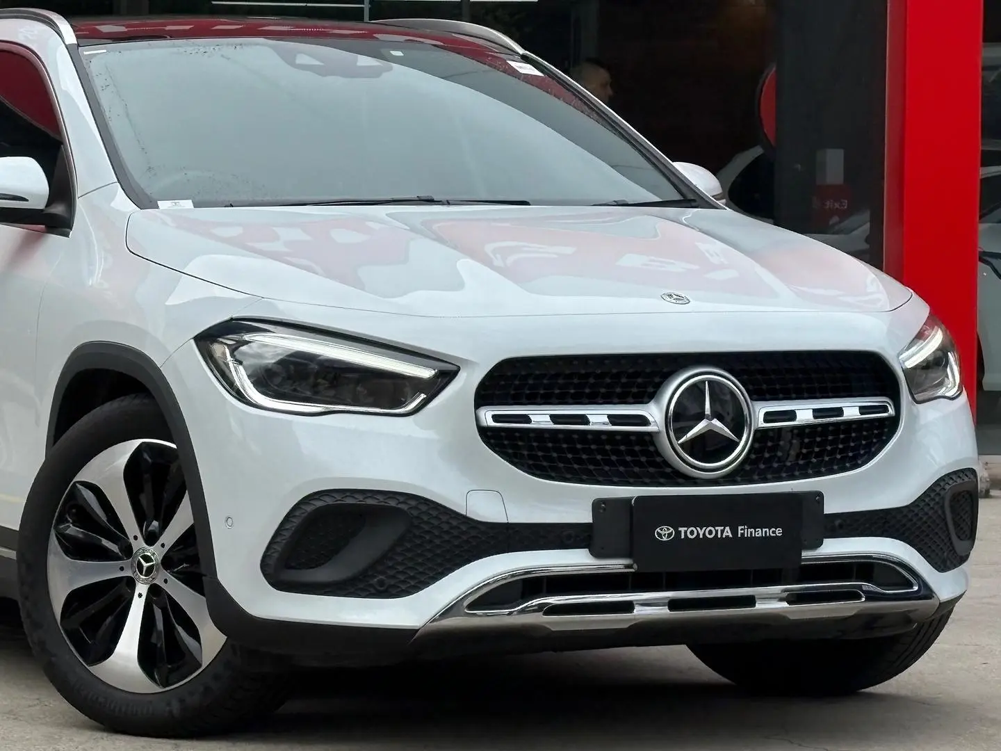 2021 Mercedes-Benz GLA-Class Gallery Image 3