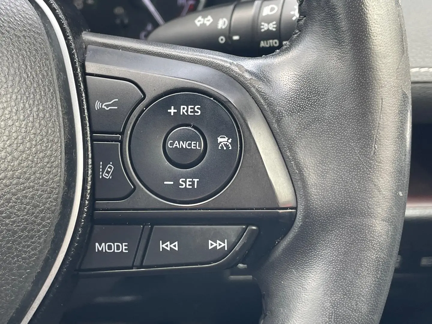 2019 Toyota RAV4 Gallery Image 26