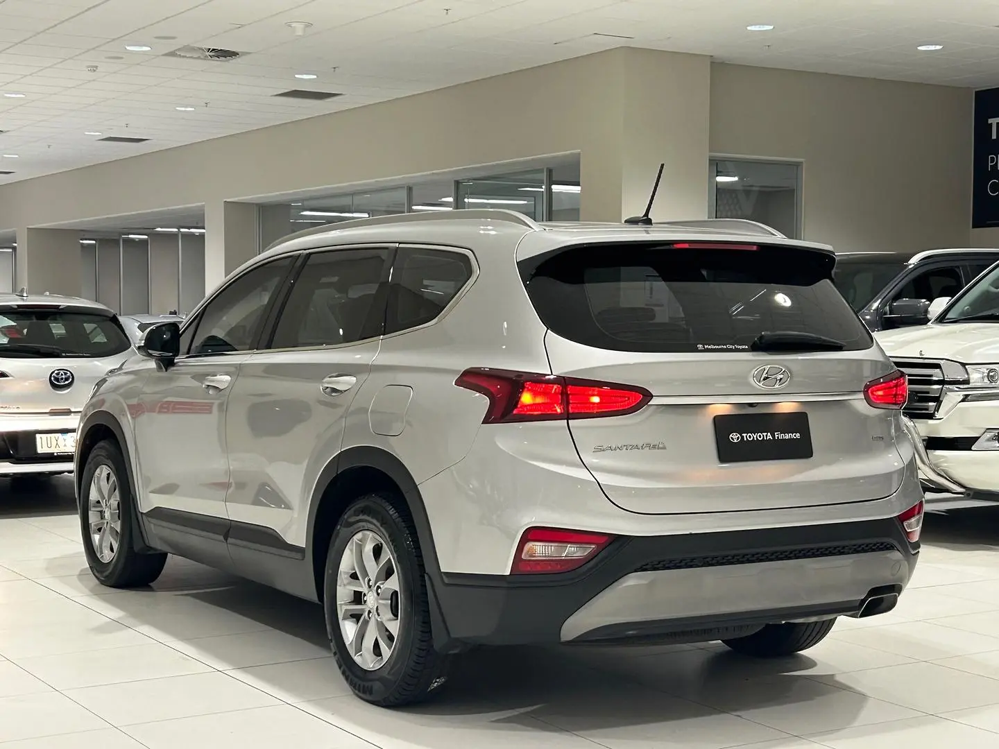 2020 Hyundai Santa Fe Gallery Image 8
