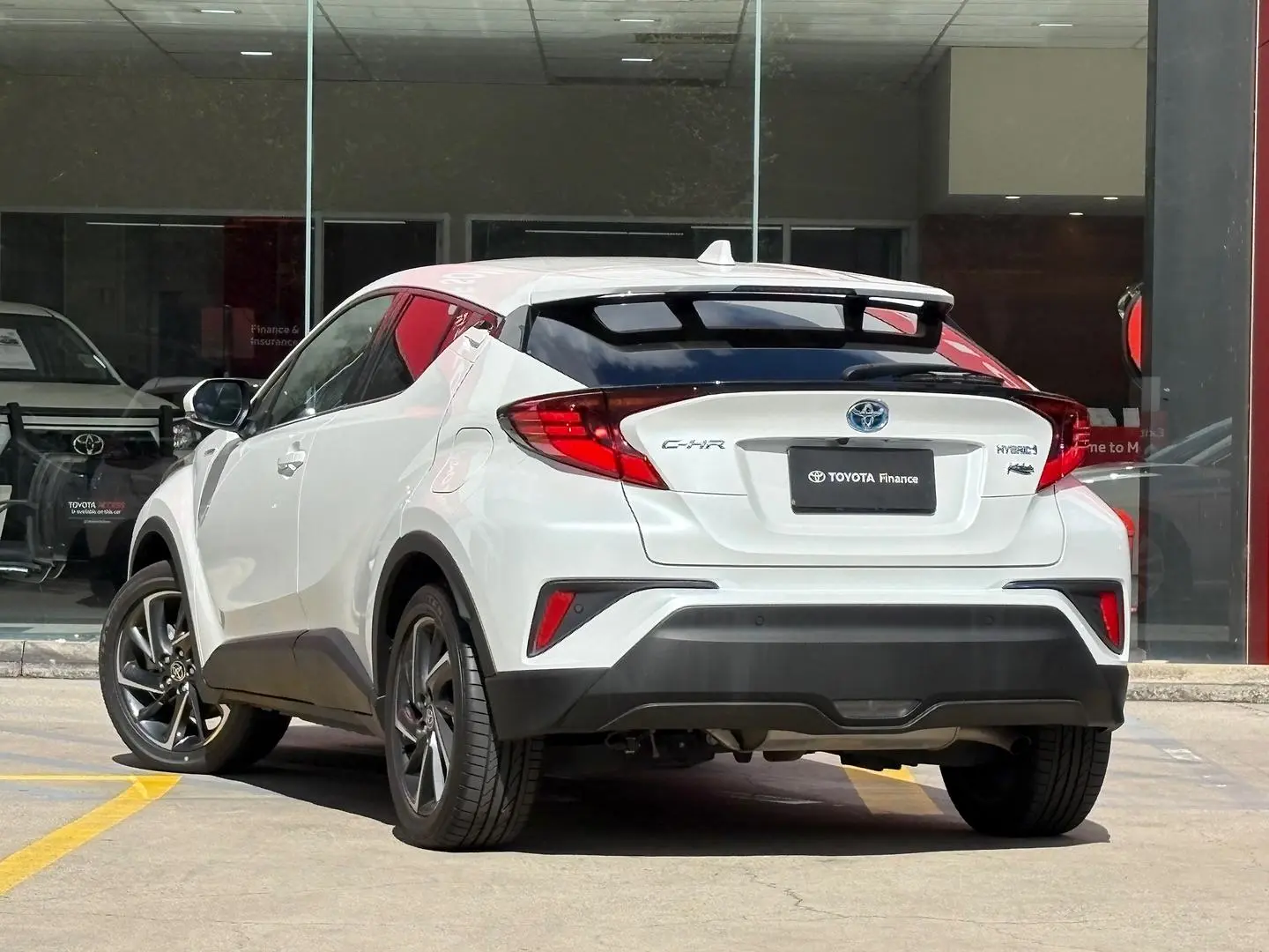 2022 Toyota C-HR Gallery Image 10