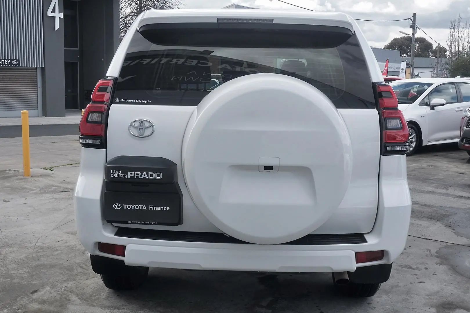 2020 Toyota Landcruiser Prado Gallery Image 4
