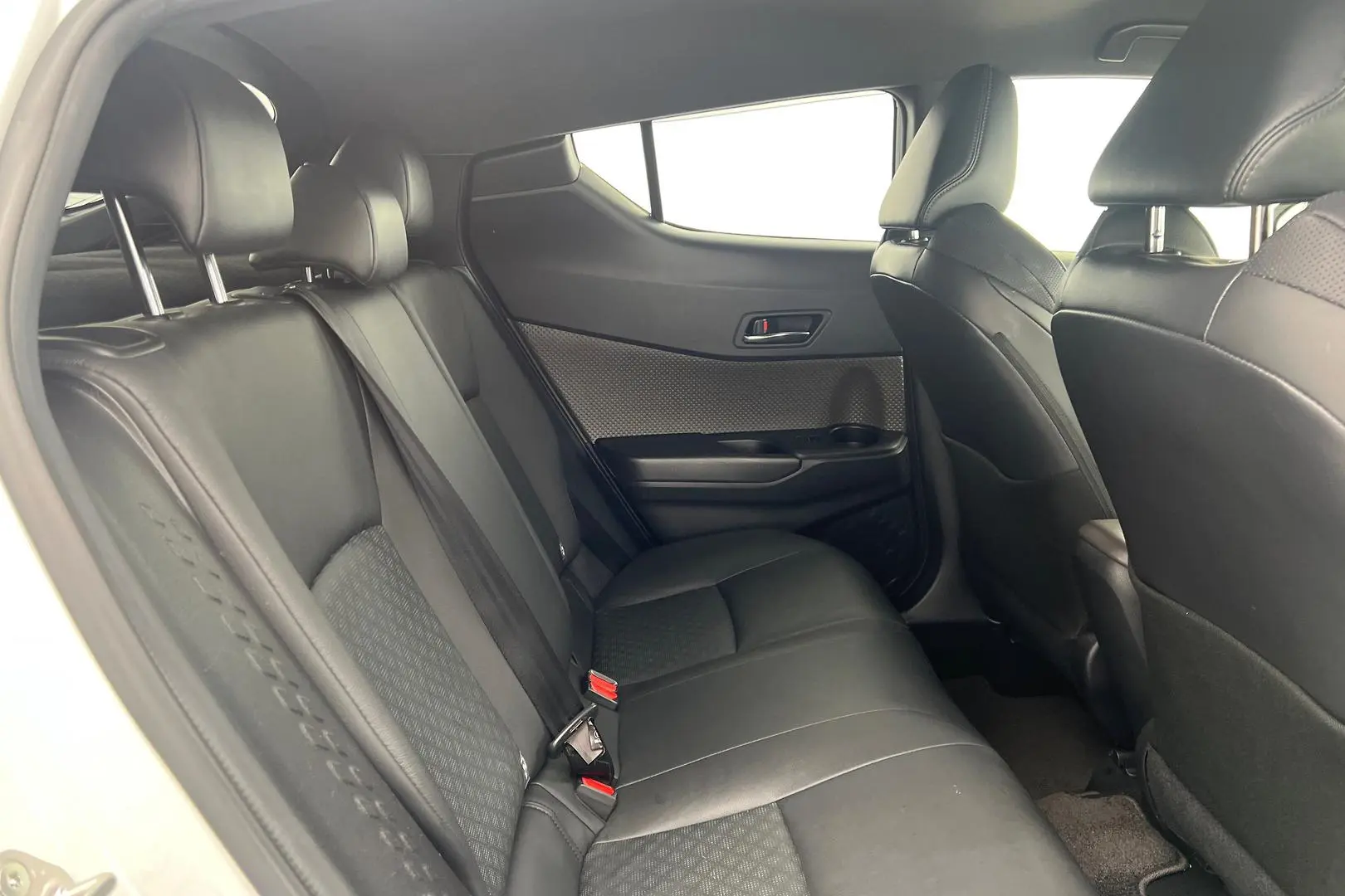 2022 Toyota C-HR Gallery Image 10