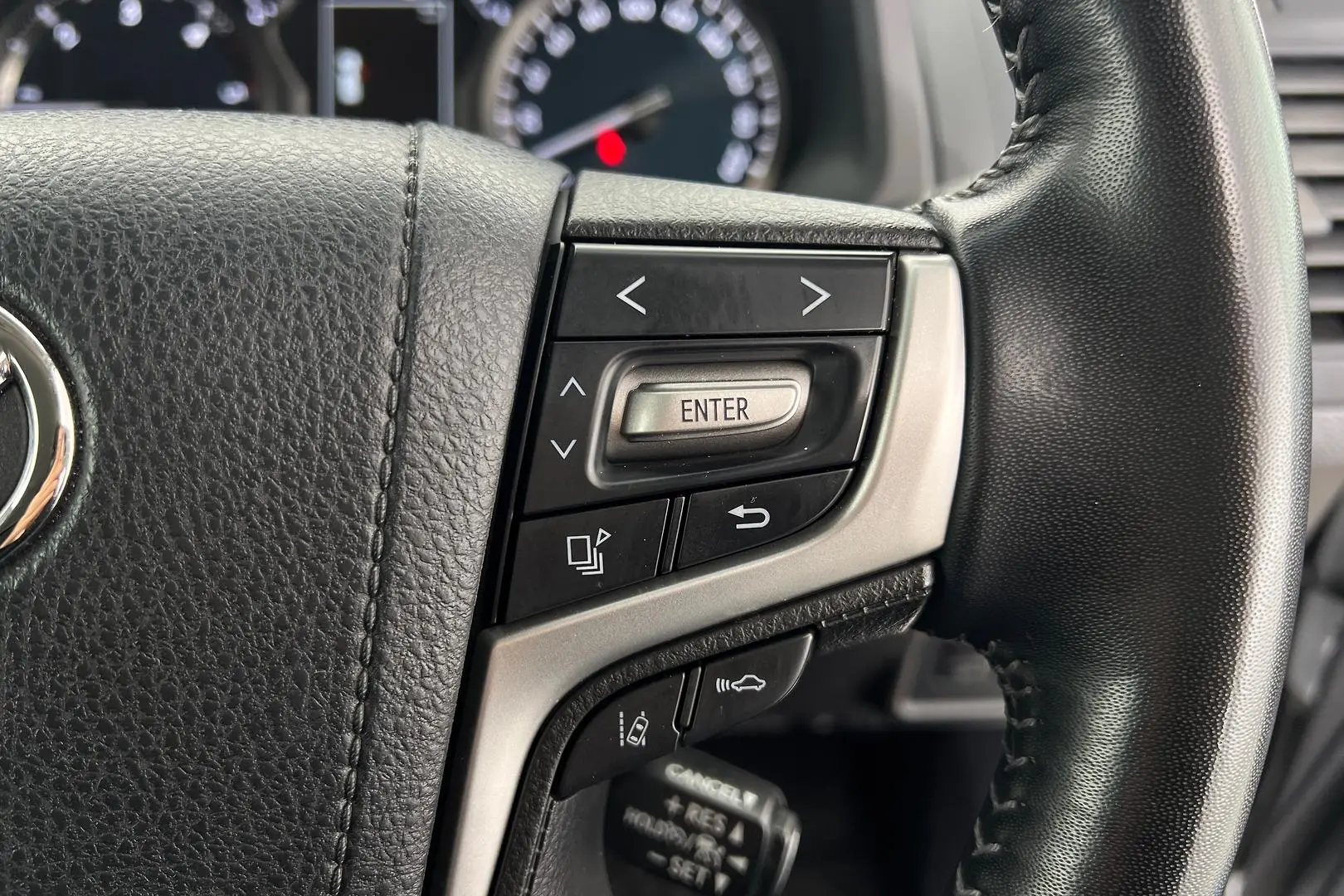 2023 Toyota Landcruiser Prado Gallery Image 17