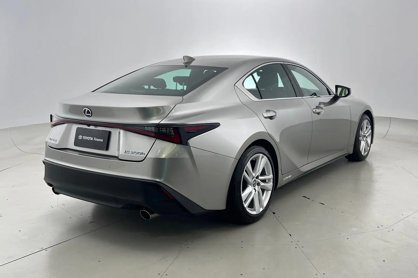 2020 Lexus IS Gallery Image 4