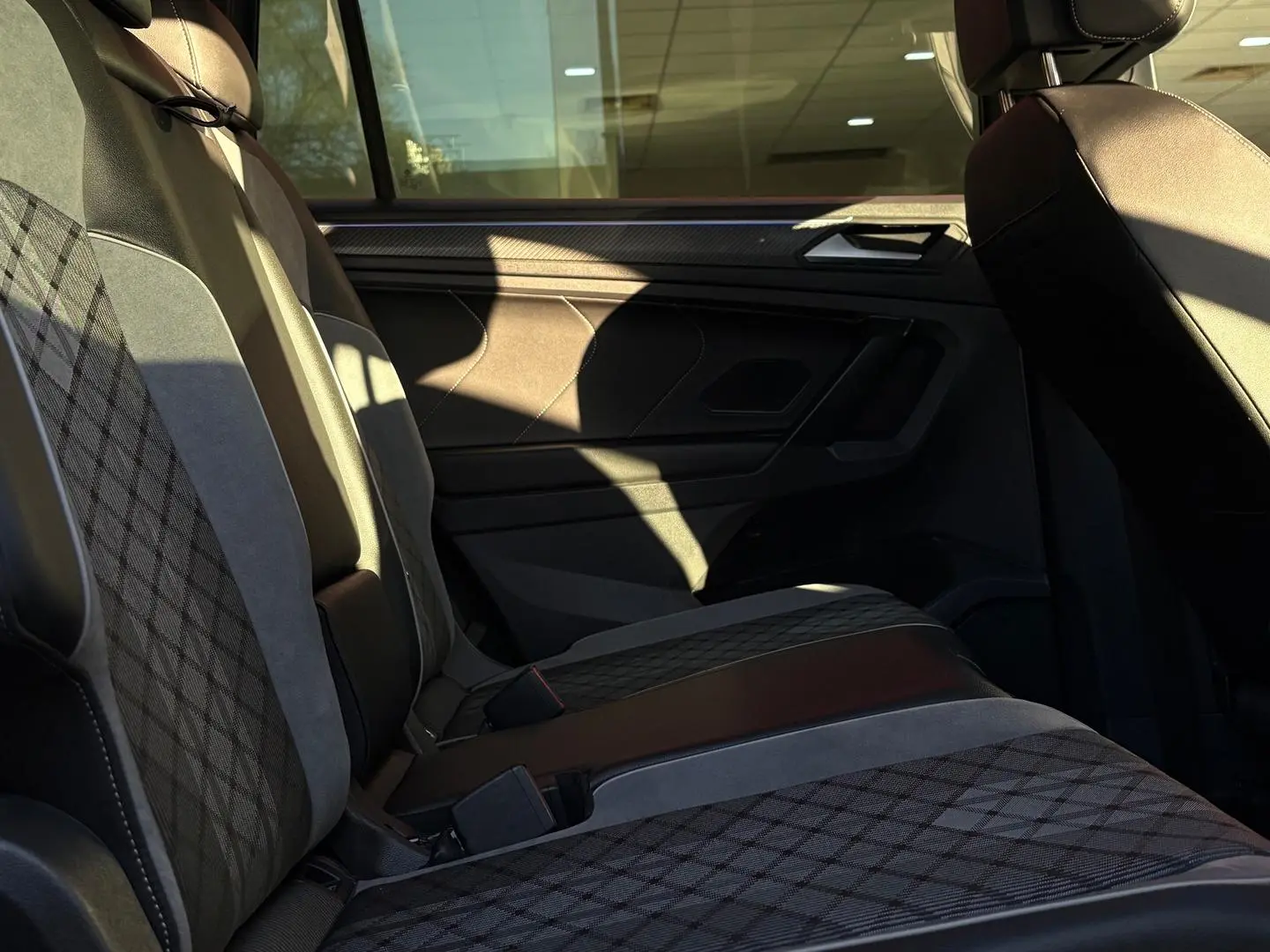 2023 Volkswagen Tiguan Gallery Image 11
