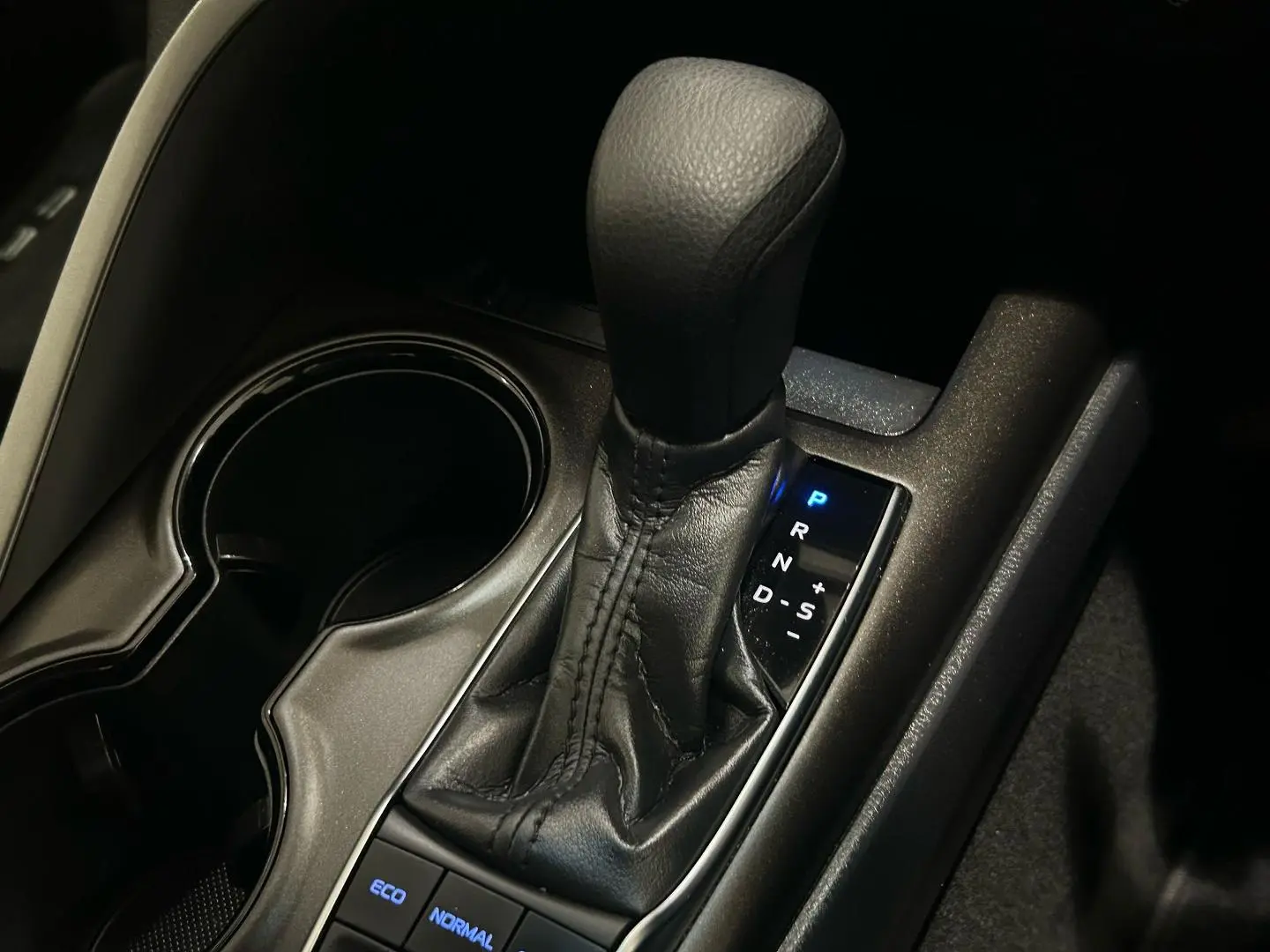 2021 Toyota Camry Gallery Image 17